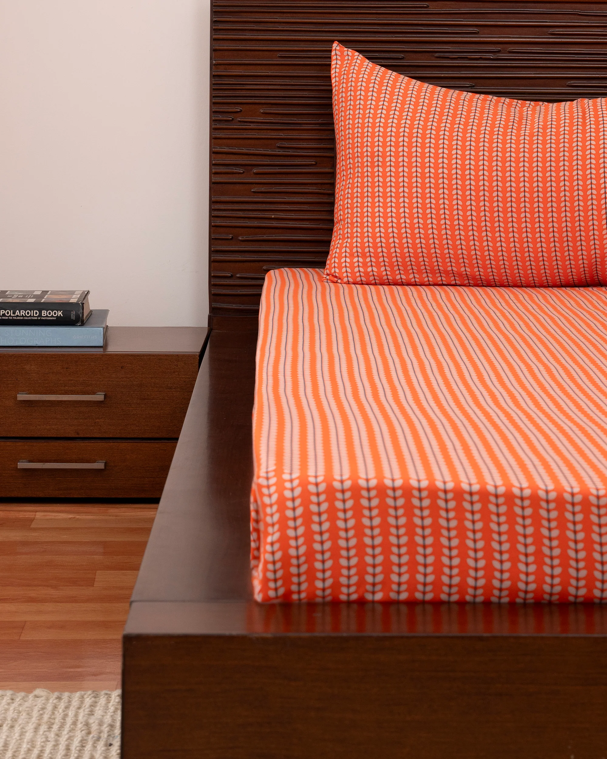 Queen-Size Bed Sheet - Orange Petals - Image 4