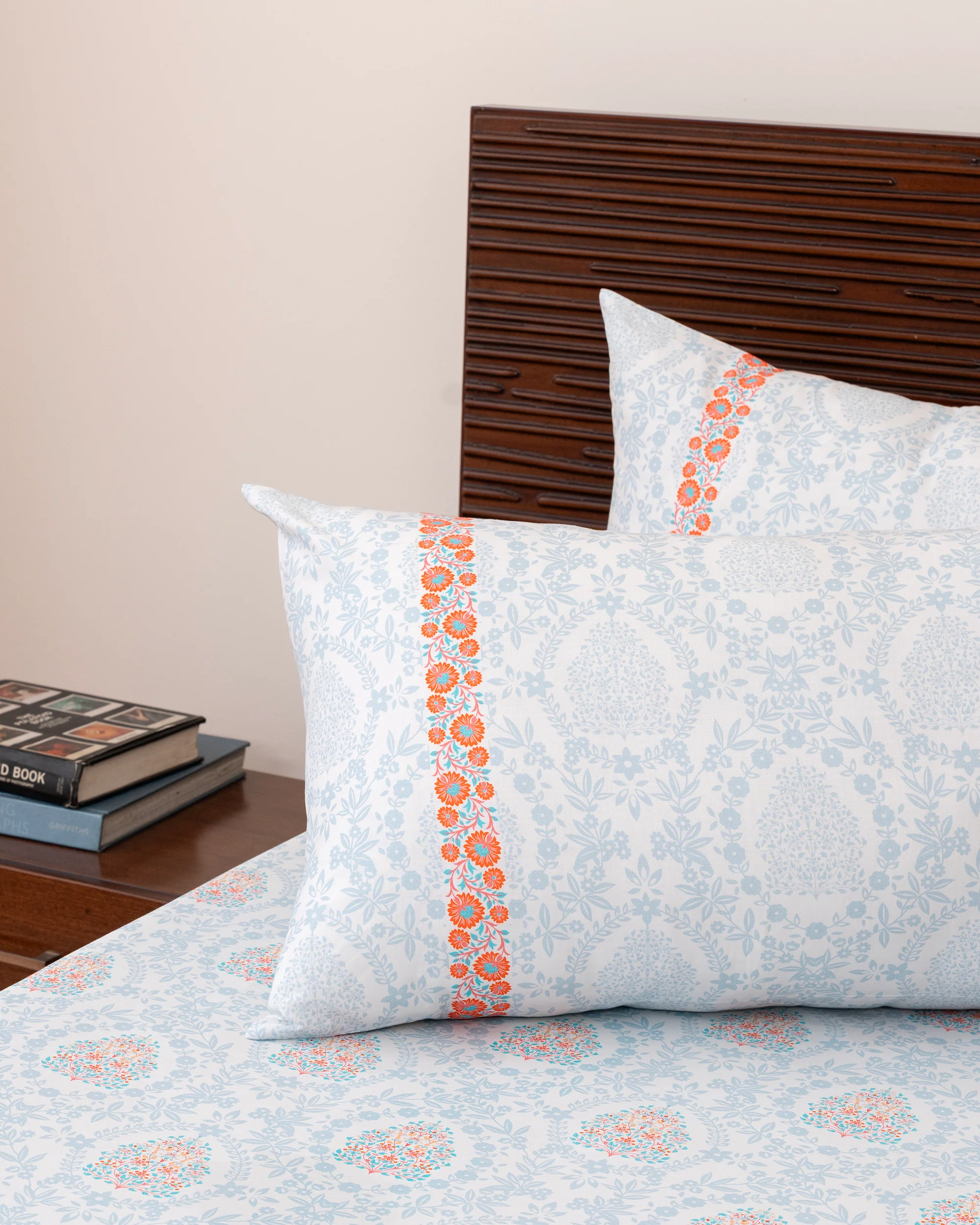 Queen-Size Bed Sheet - Turquoise Blue - Image 4