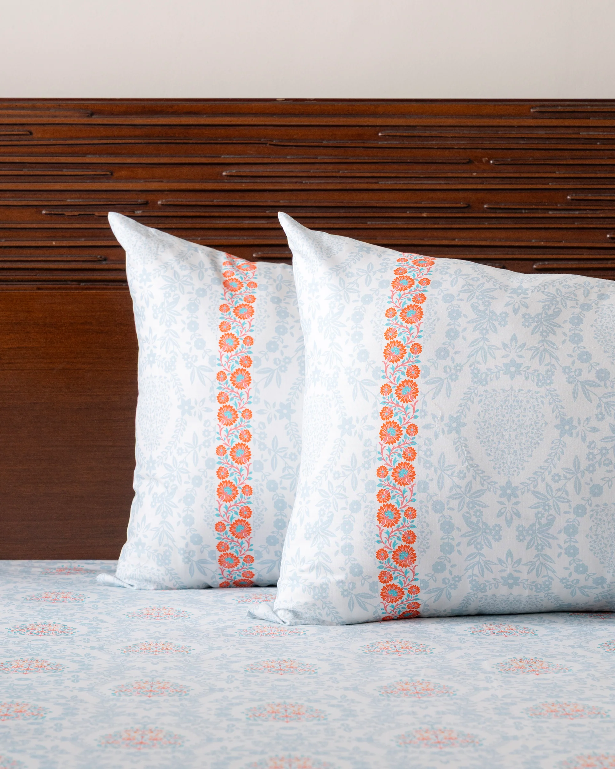 Queen-Size Bed Sheet - Turquoise Blue - Image 5