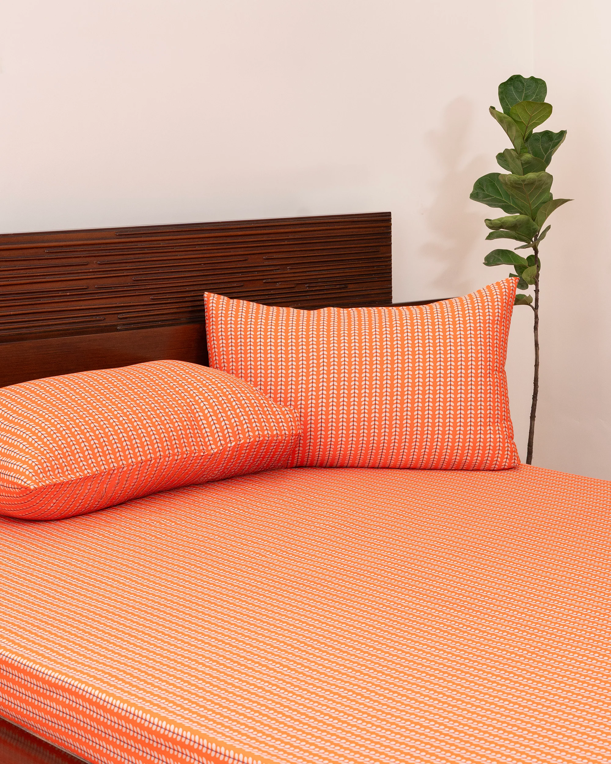 King-Size Bed Sheet - Orange Petals - Image 3