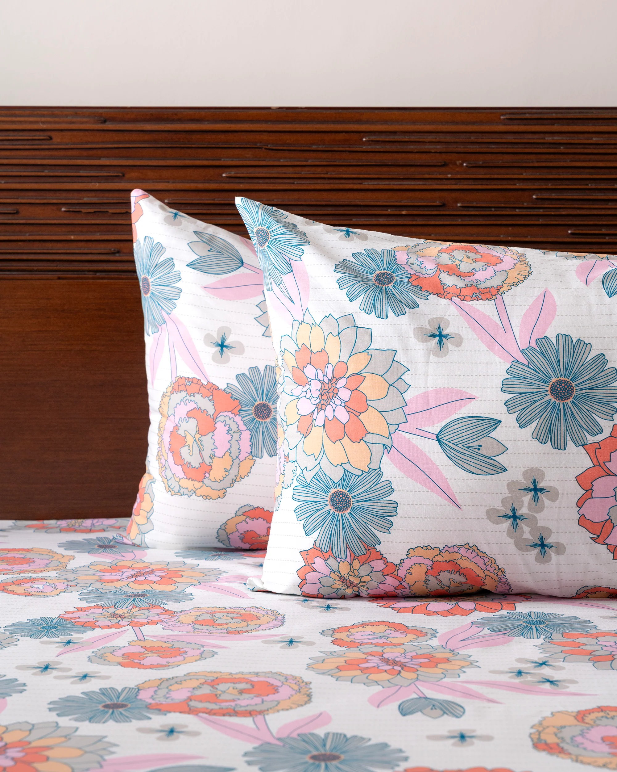 King-Size Bed Sheet - Coral Blossom - Image 2