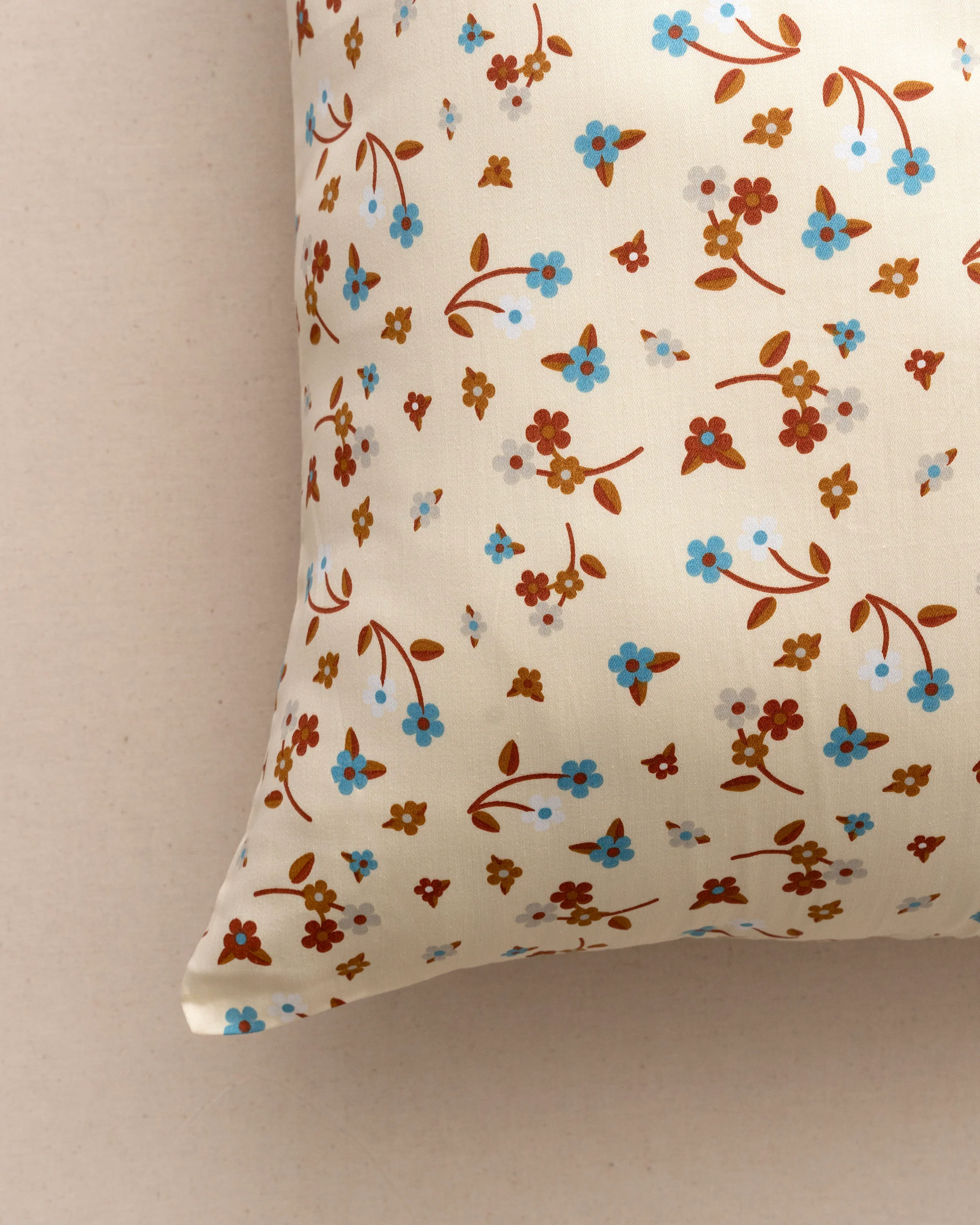 King-Size Bed Sheet - Cream - Image 8