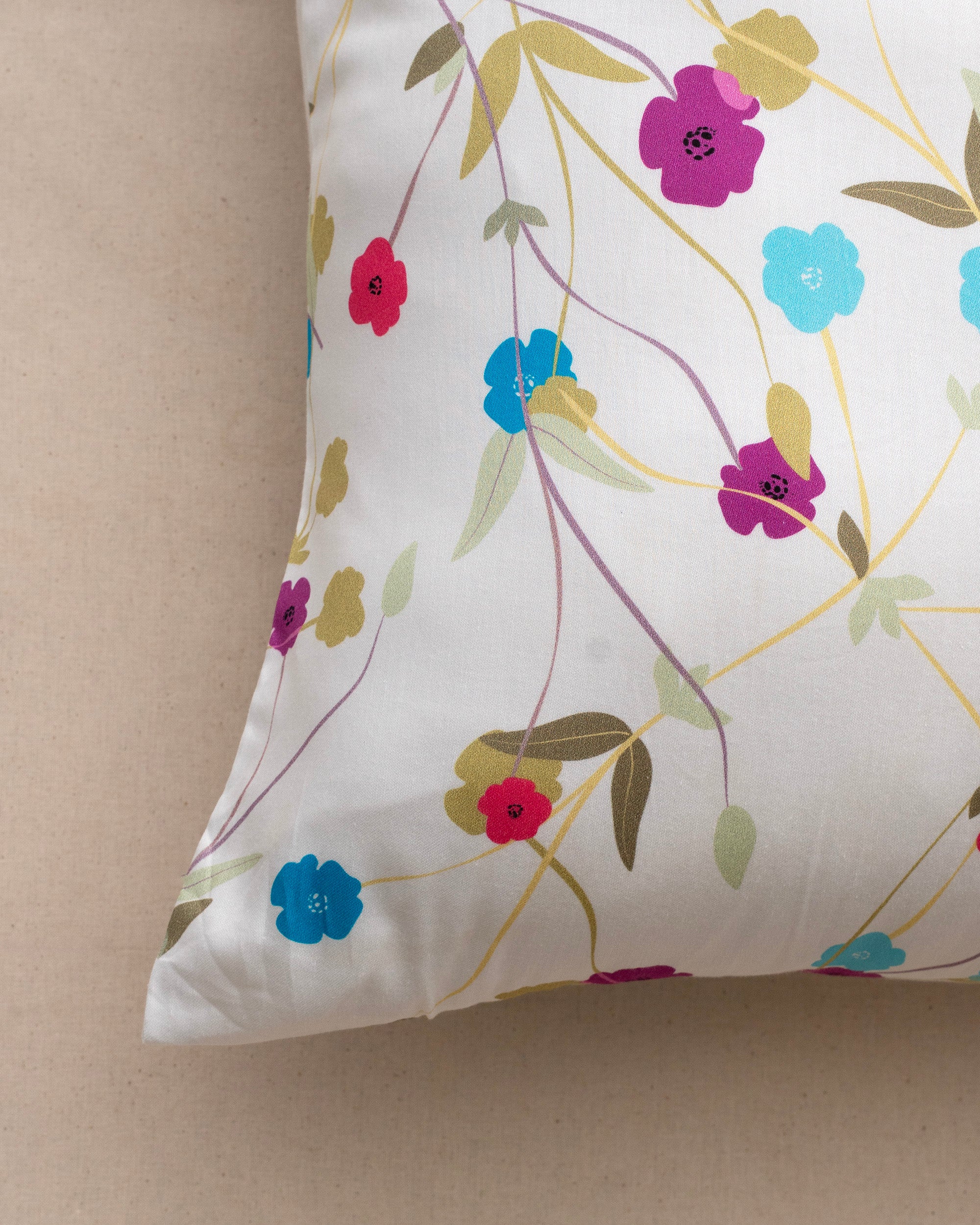 King-Size Bed Sheet - Multi Floral - Image 8