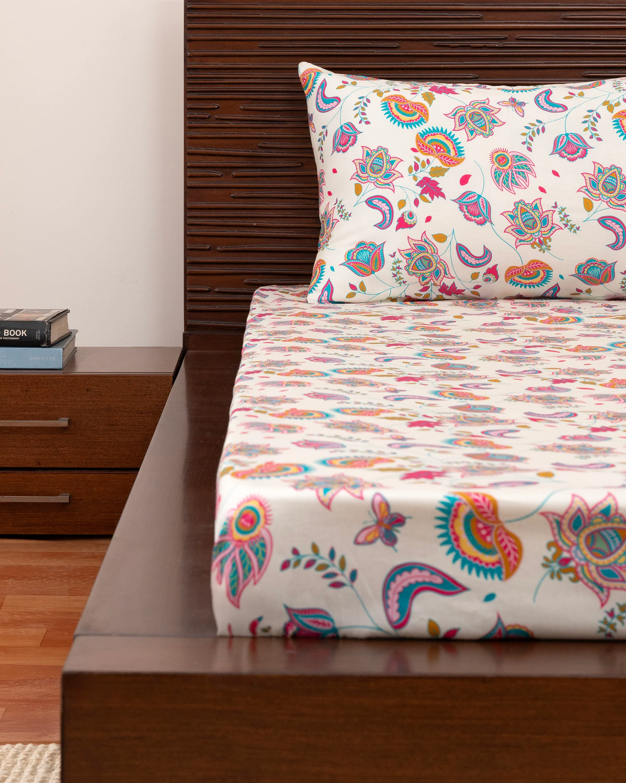 King-Size Bed Sheet - Multicolor Paisley - Image 4
