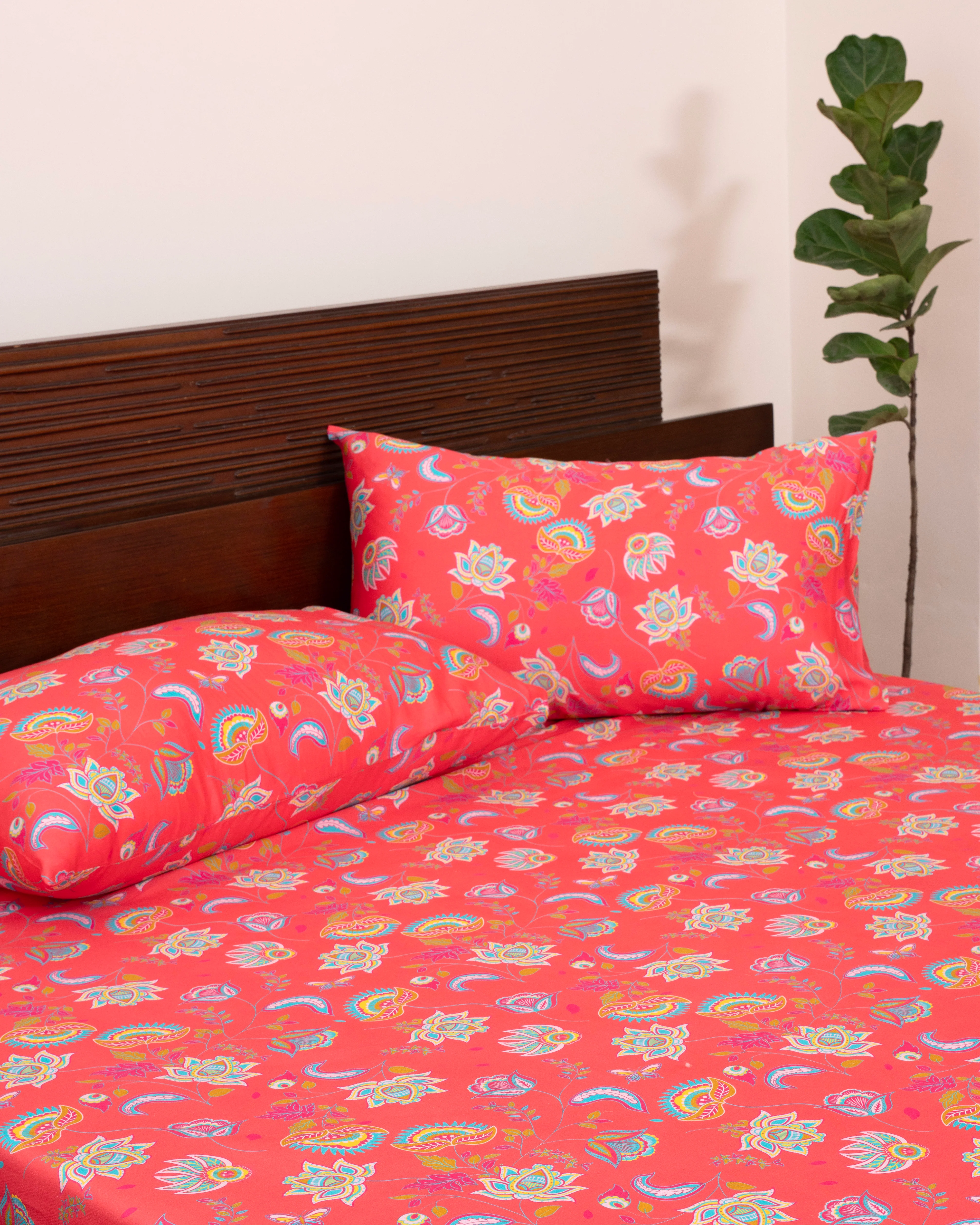Queen-Size Bed Sheet - Multicolor Paisley - Image 3