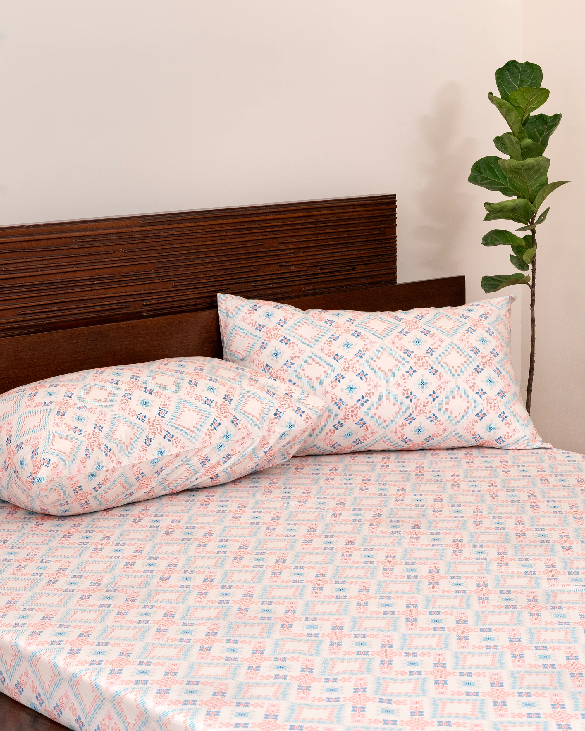 King-Size Bed Sheet - Pastel Rose - Image 2