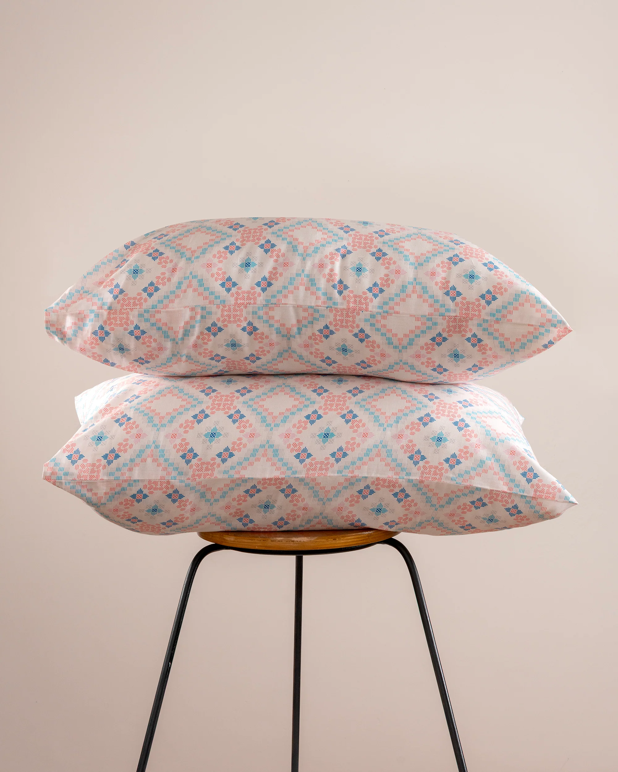 Queen-Size Bed Sheet - Pastel Rose - Image 6
