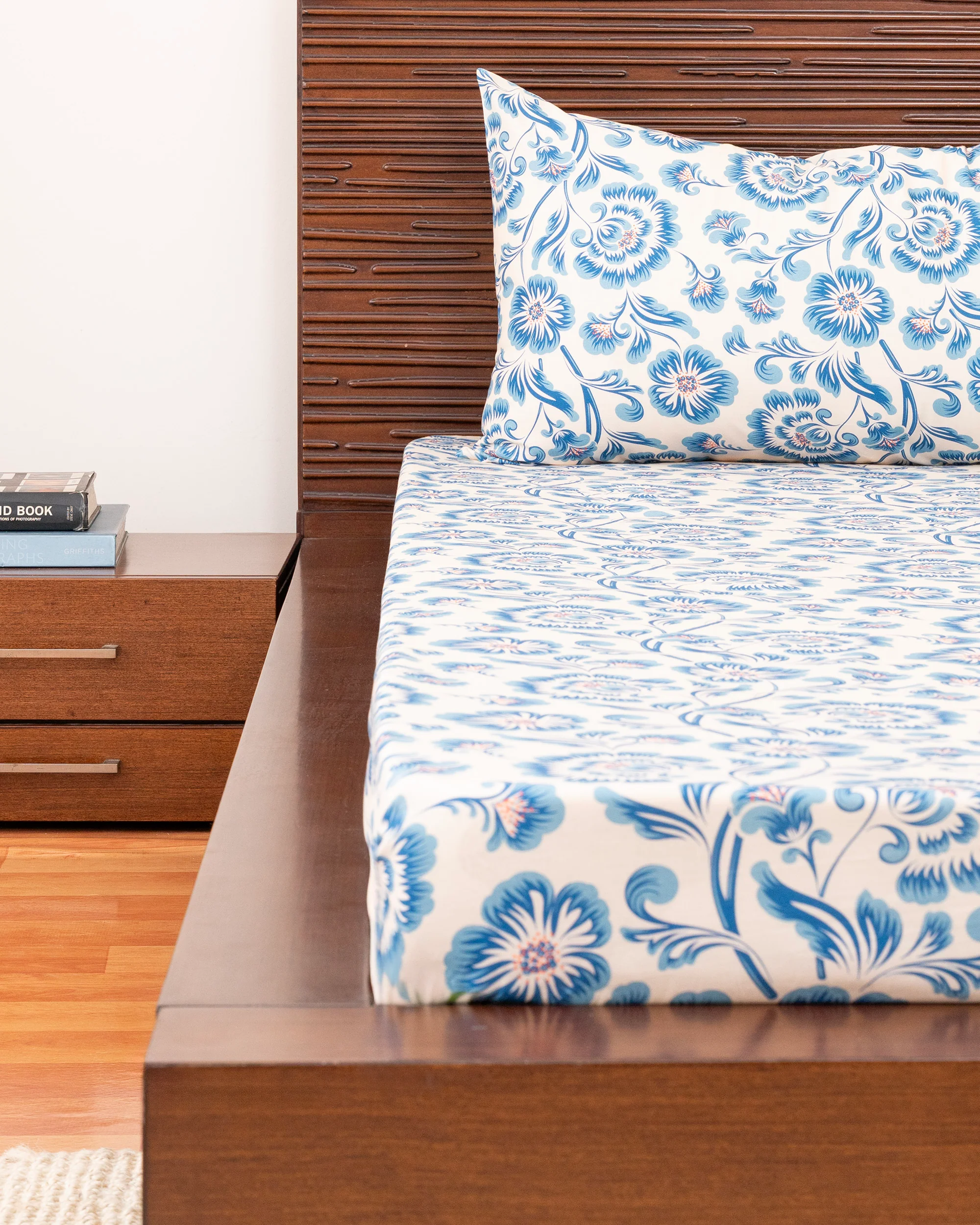 King-Size Bed Sheet - Cobalt Blue - Image 4