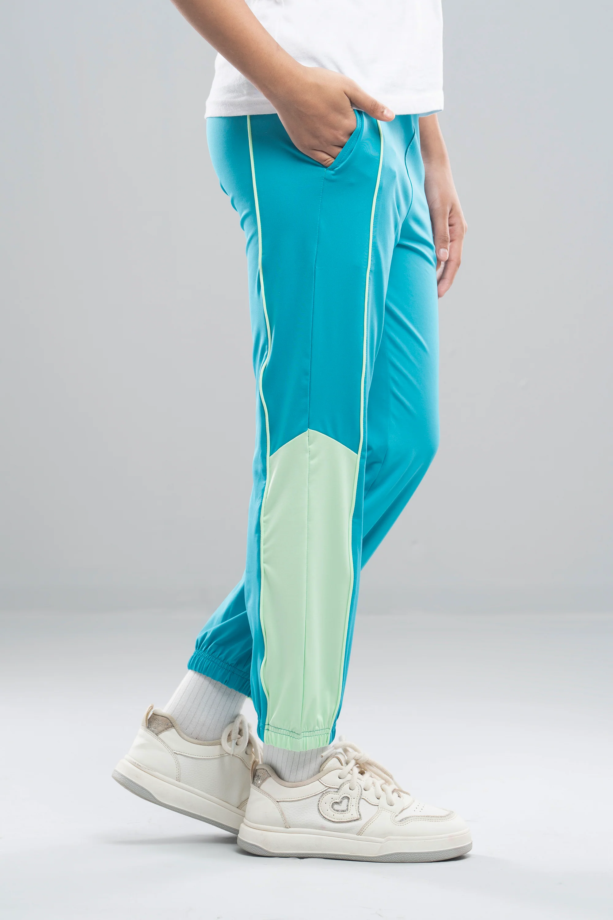 Junior Girls' Athleisure Jogger (10-14 Years) - Image 3