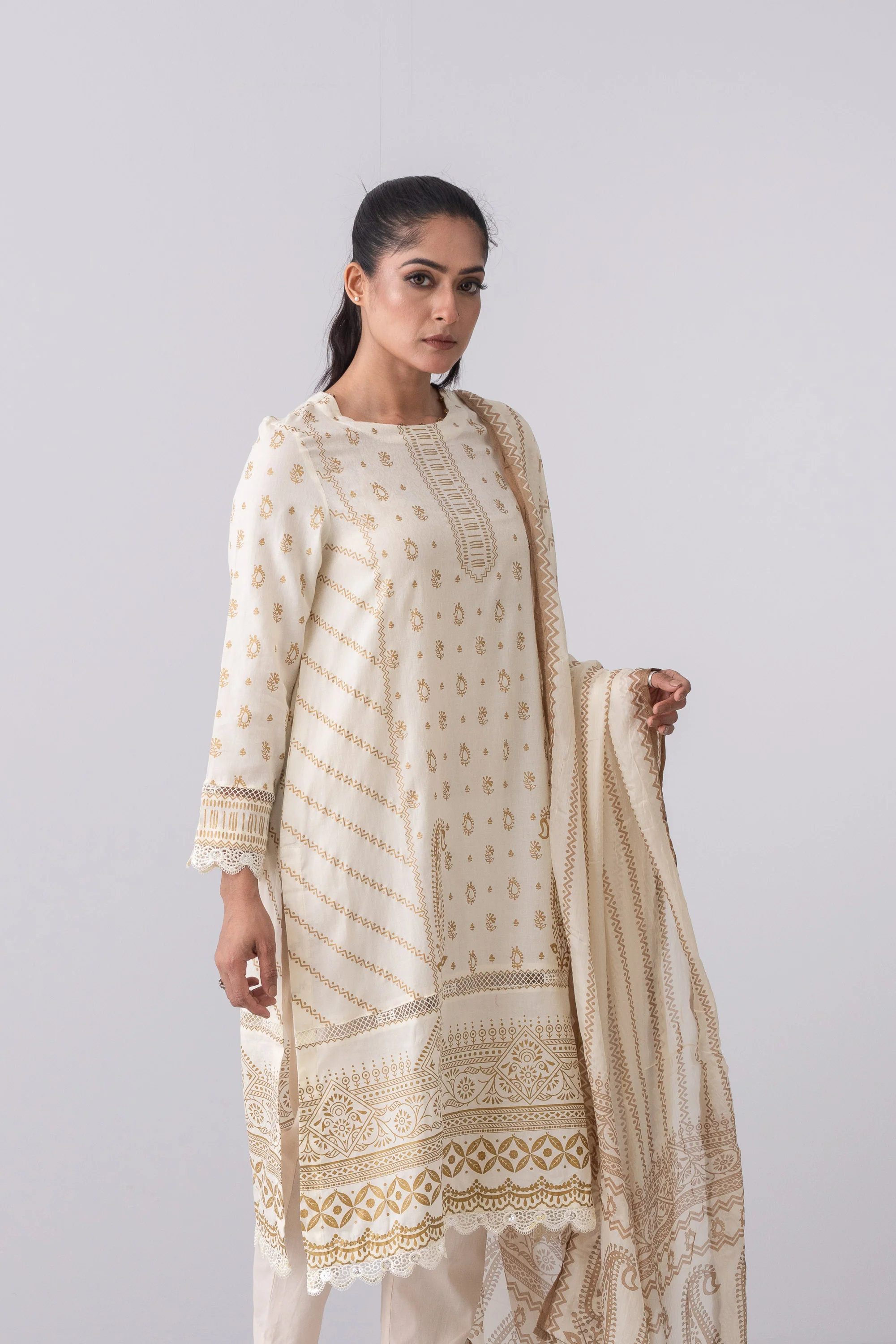 Metallic Printed Two Piece Lawn Salwar Kameez Suit - Image 6
