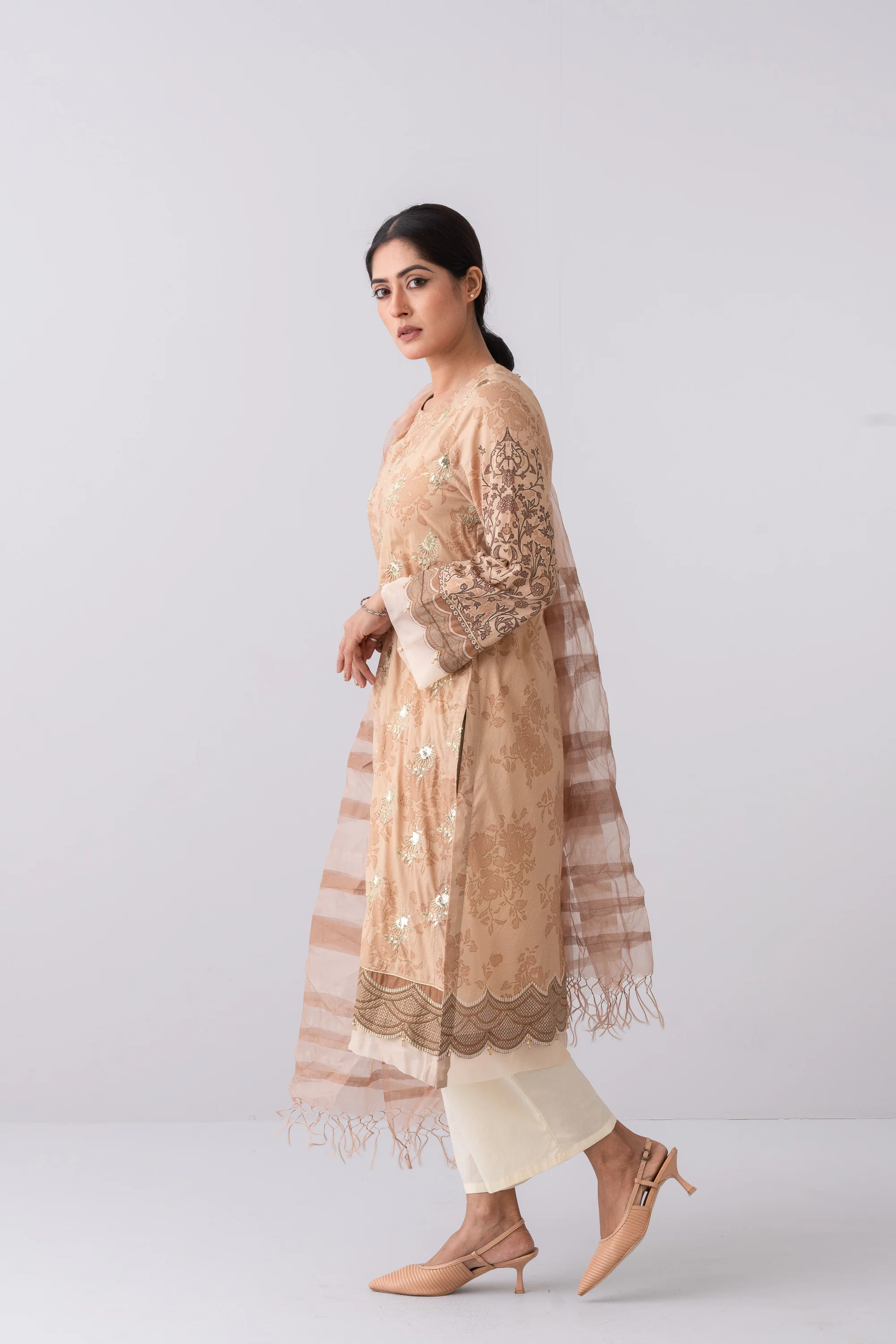 Smart Fit Embroidered Two-Piece Lawn with Silk Dupatta - Image 3