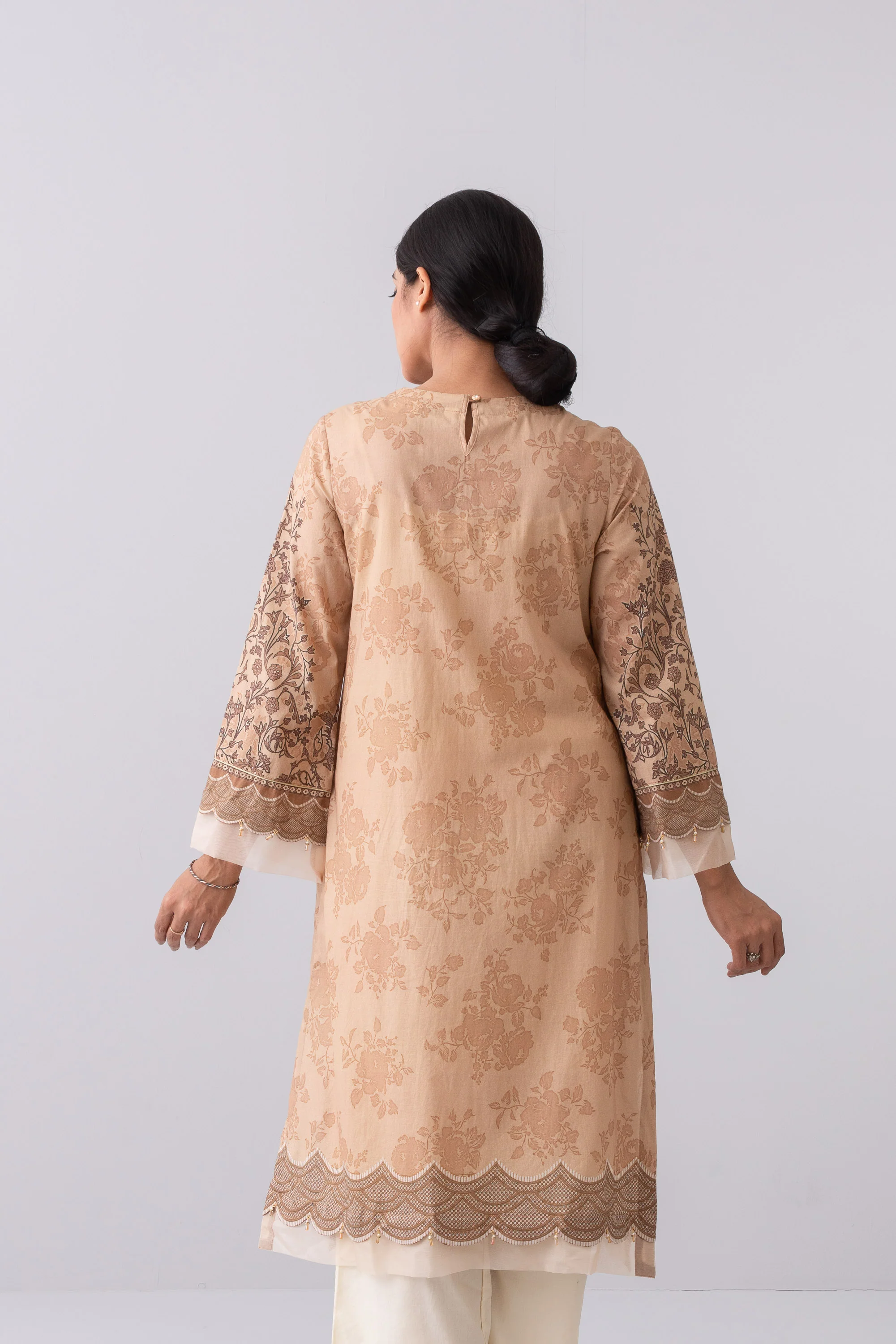 Smart Fit Embroidered Two-Piece Lawn with Silk Dupatta - Image 4