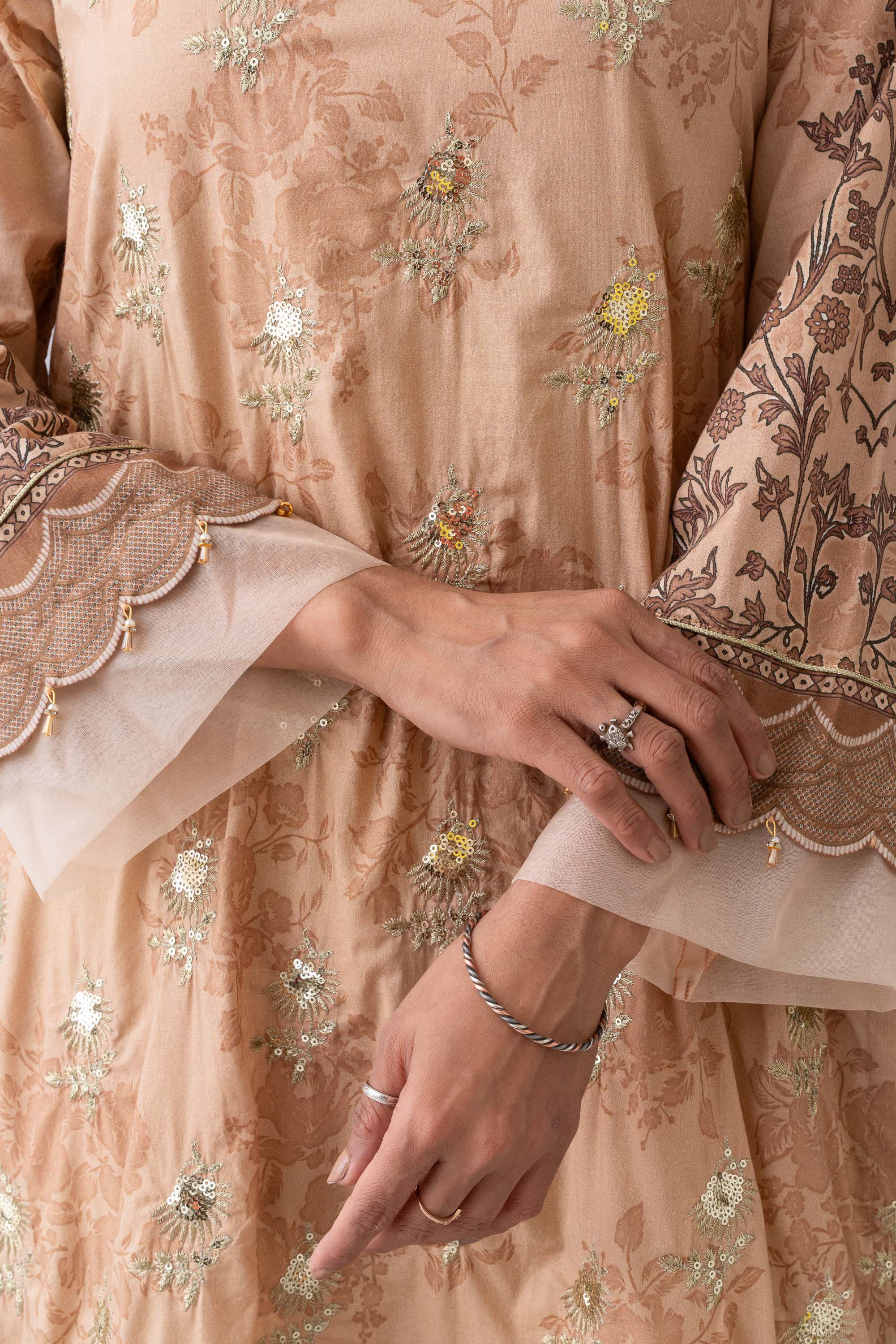 Smart Fit Embroidered Two-Piece Lawn with Silk Dupatta - Image 5