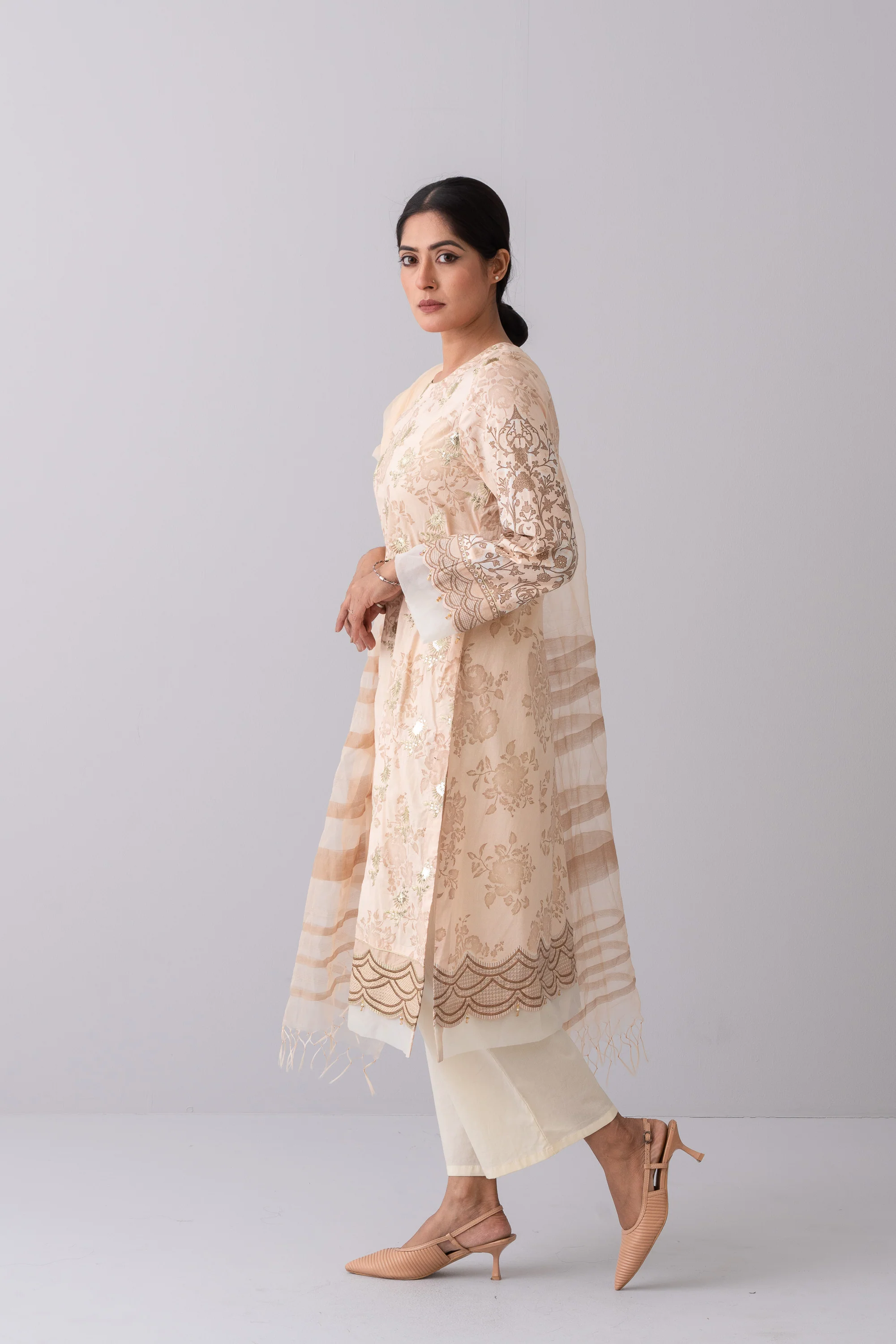 Smart Fit Embroidered Two-Piece Lawn with Silk Dupatta - Image 7