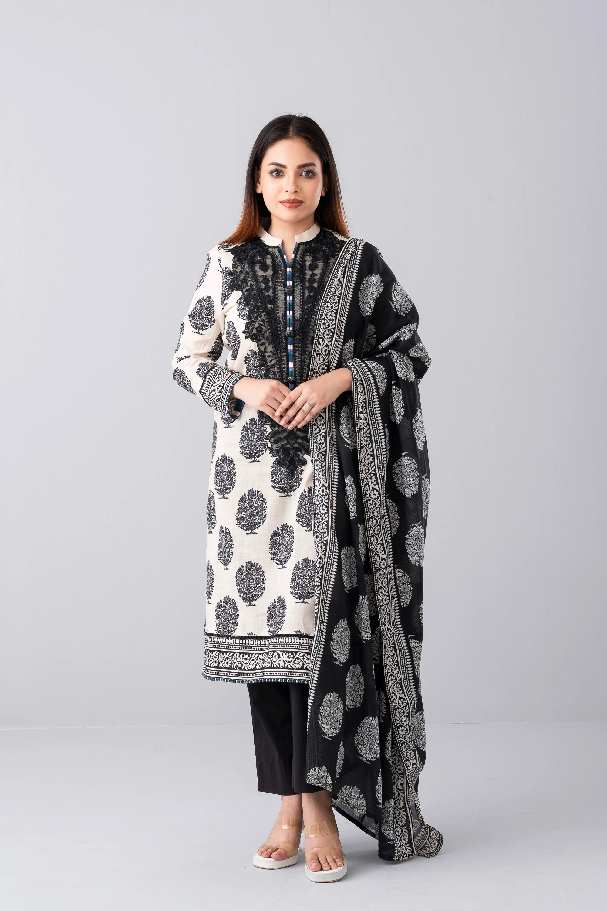 Smart Fit Printed Khaddar Two-Piece Lawn - Image 7