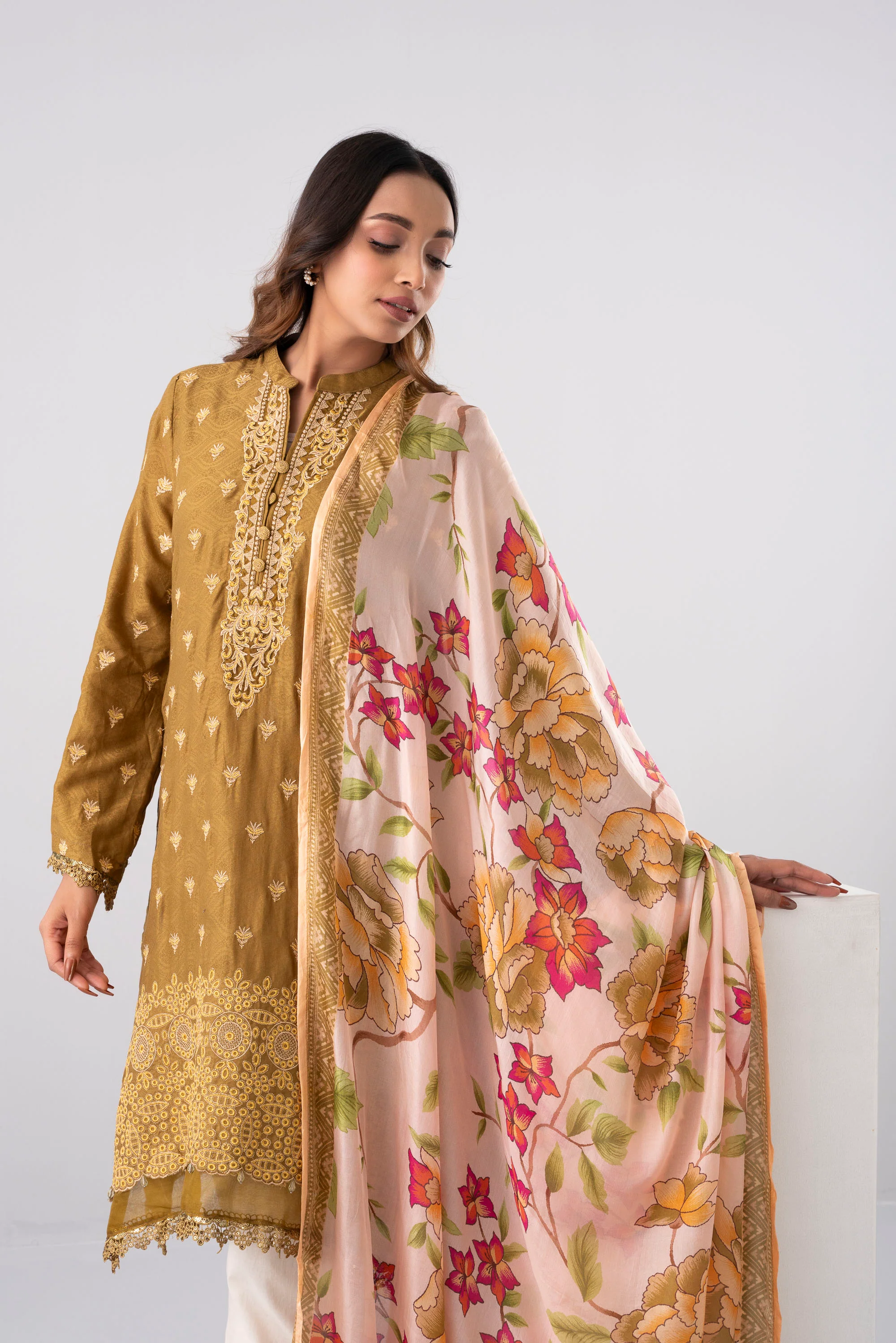 Smart Fit Embroidered Two-Piece Lawn with Silk Dupatta - Image 3