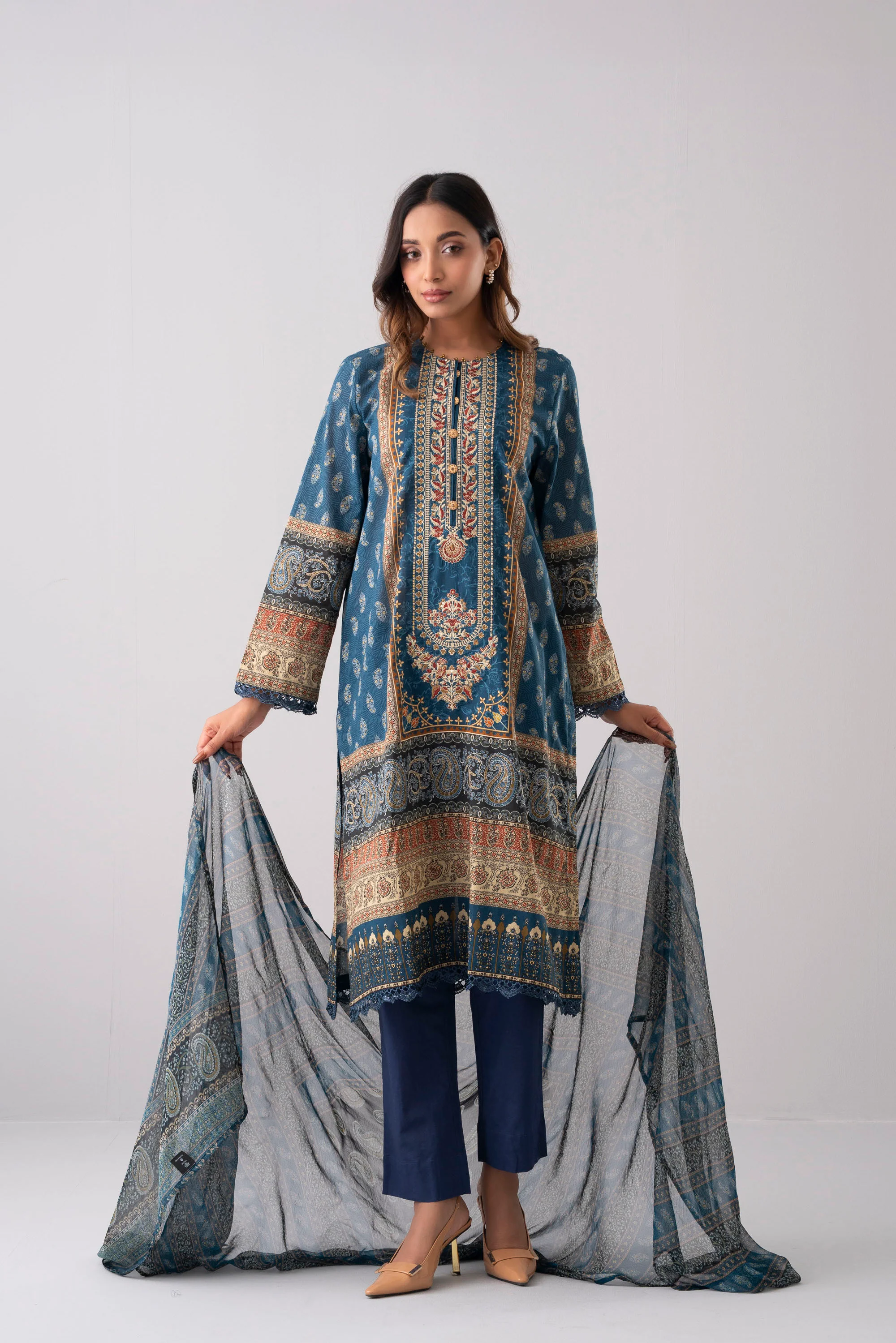 Smart Fit Embroidered Two-Piece Lawn