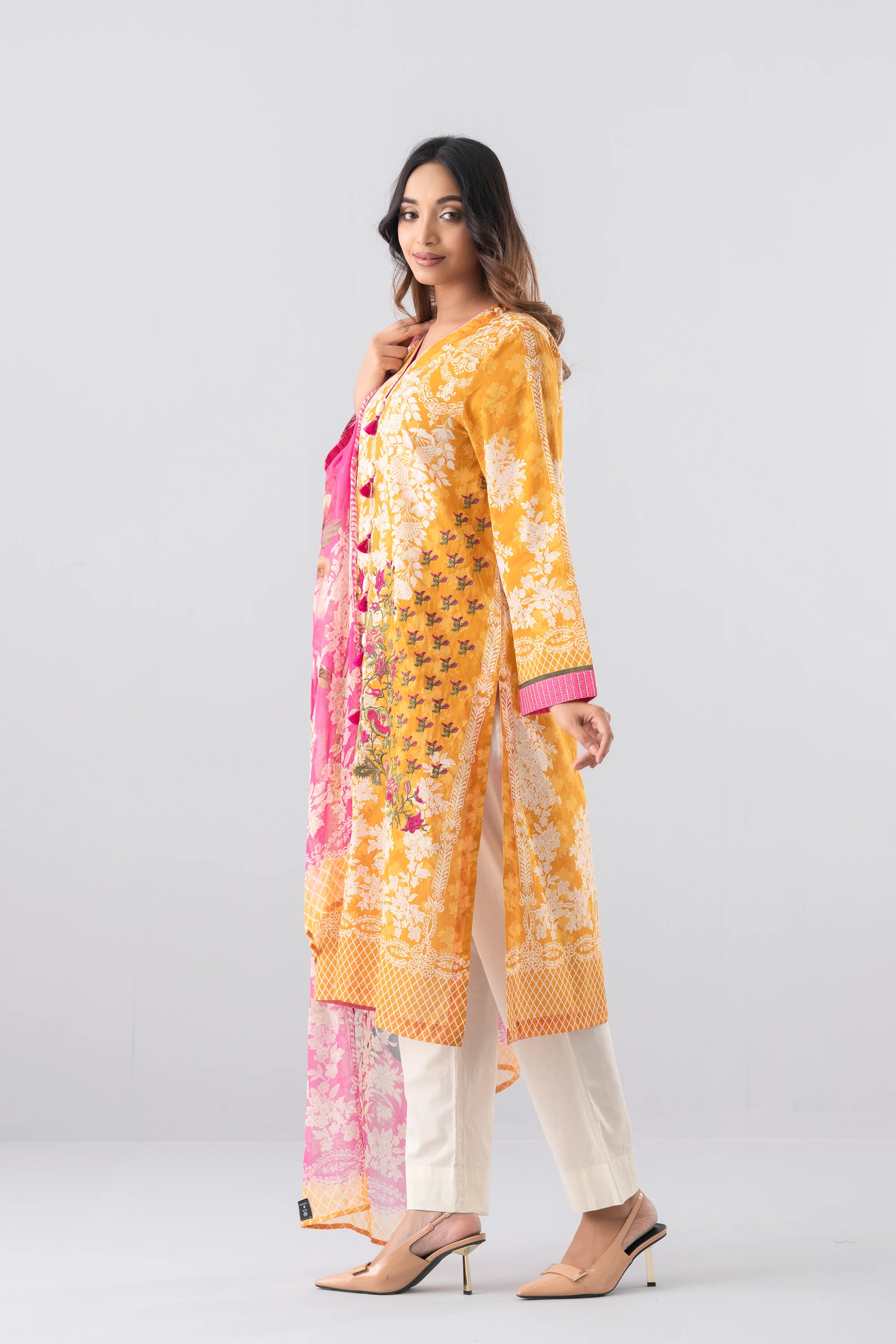 Smart Fit Printed Two-Piece Lawn with Chiffon Dupatta - Image 3