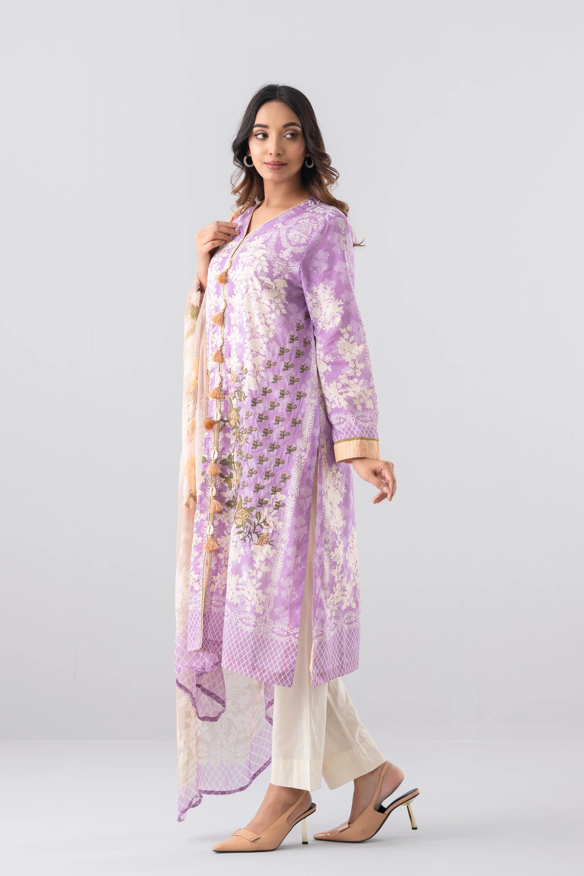 Smart Fit Printed Two-Piece Lawn with Chiffon Dupatta - Image 9