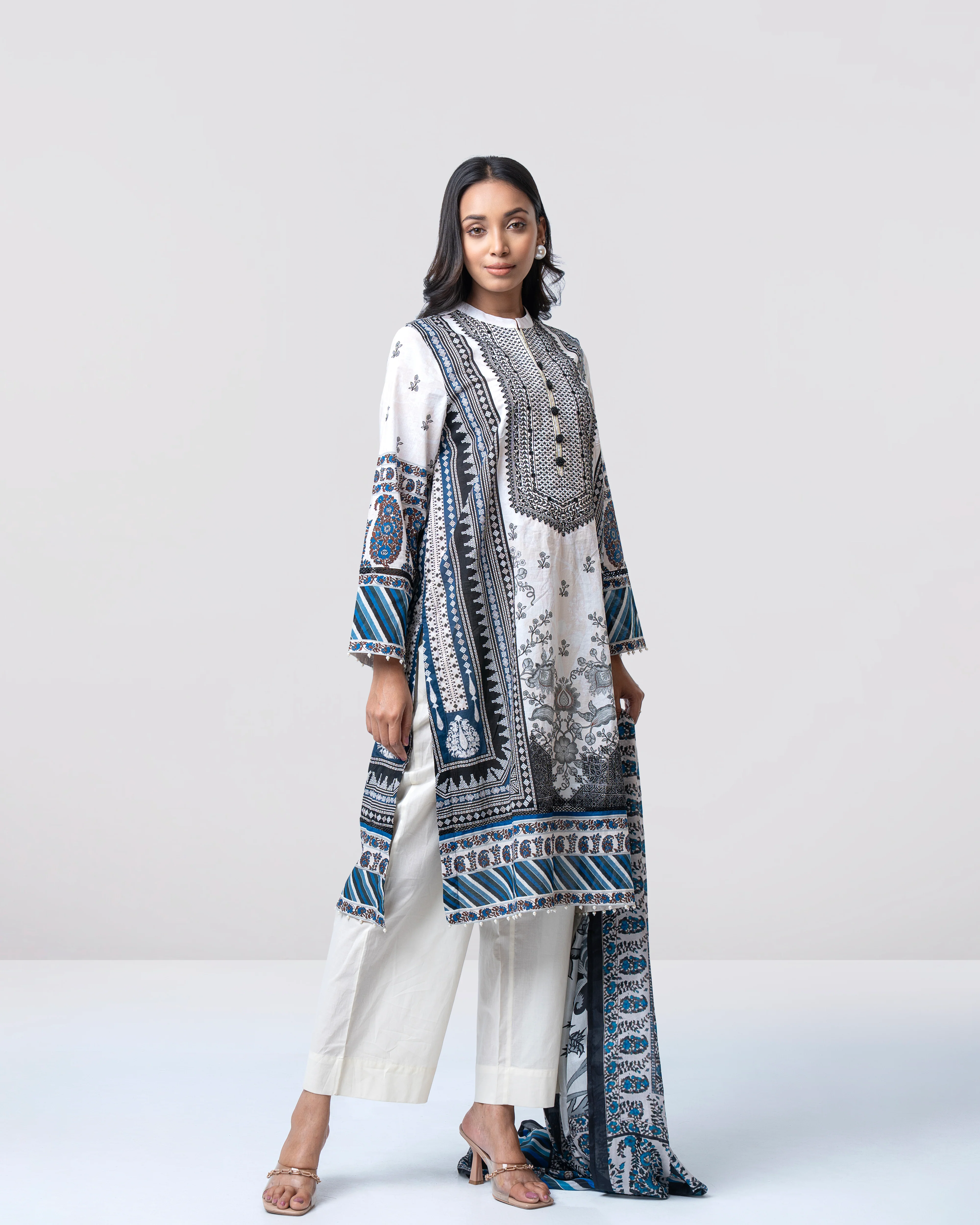 Smart Fit Embroidered Two-Piece Lawn with Silk Dupatta - Image 11