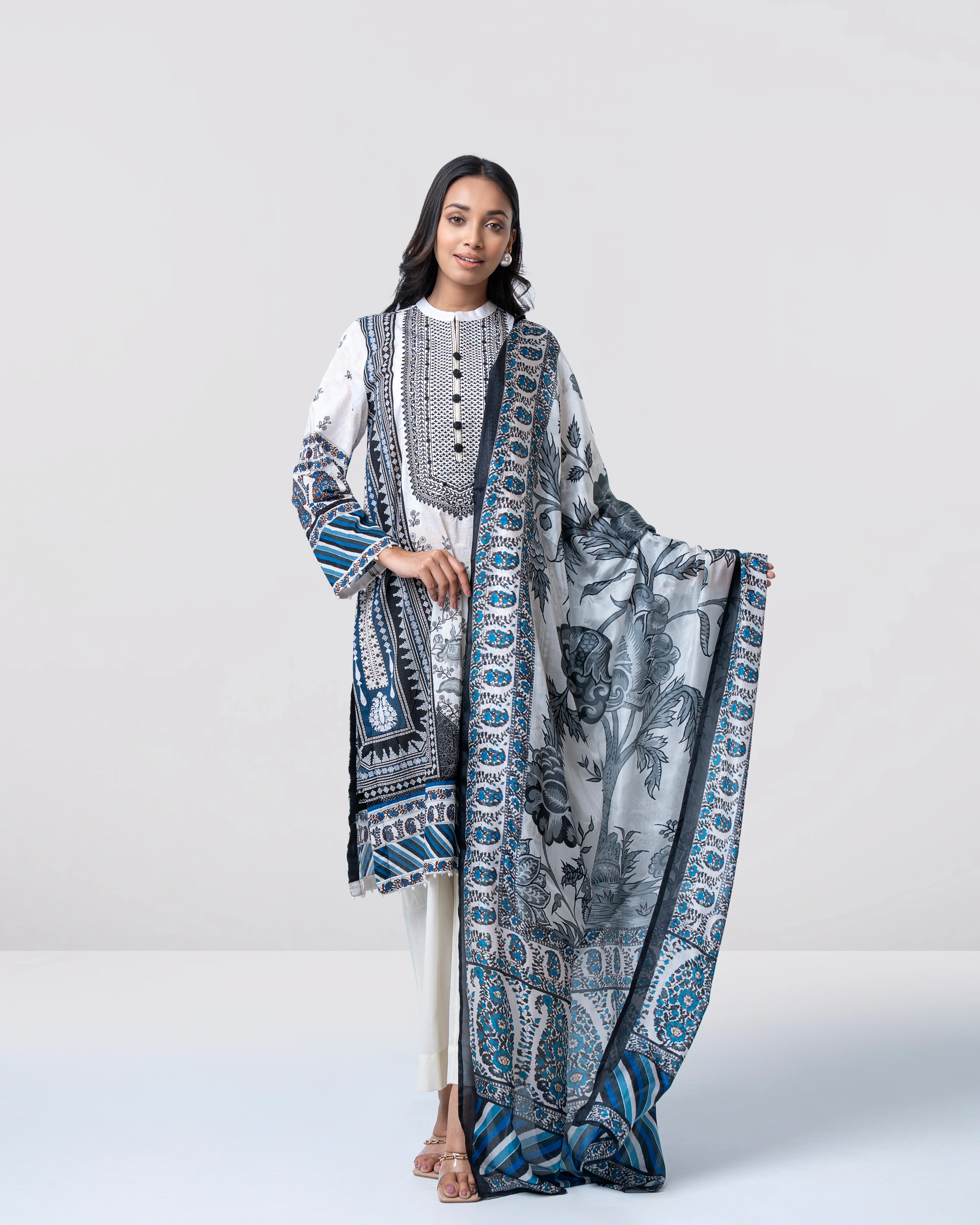 Smart Fit Embroidered Two-Piece Lawn with Silk Dupatta - Image 9