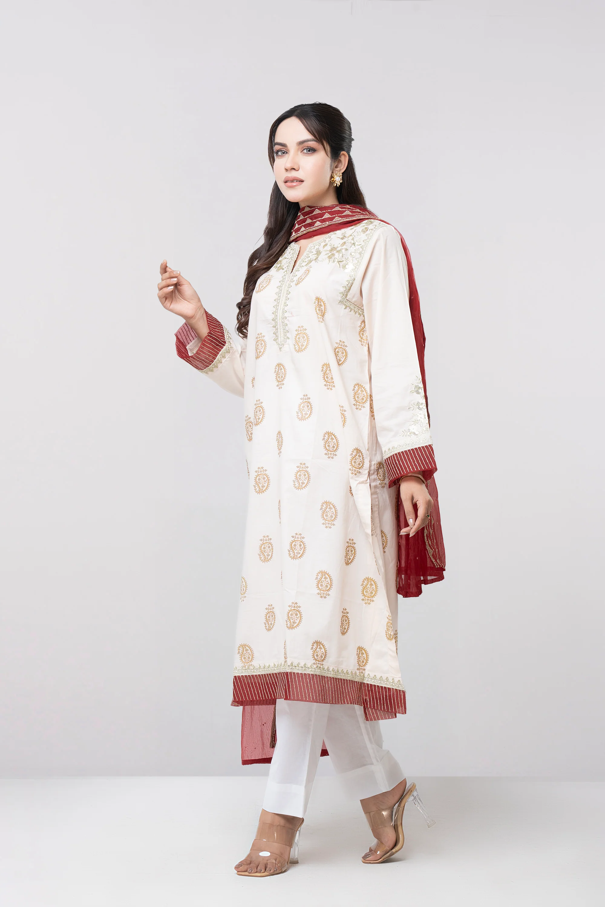 Smart Fit Embroidered Two-Piece Lawn with Organza Dupatta - Image 3