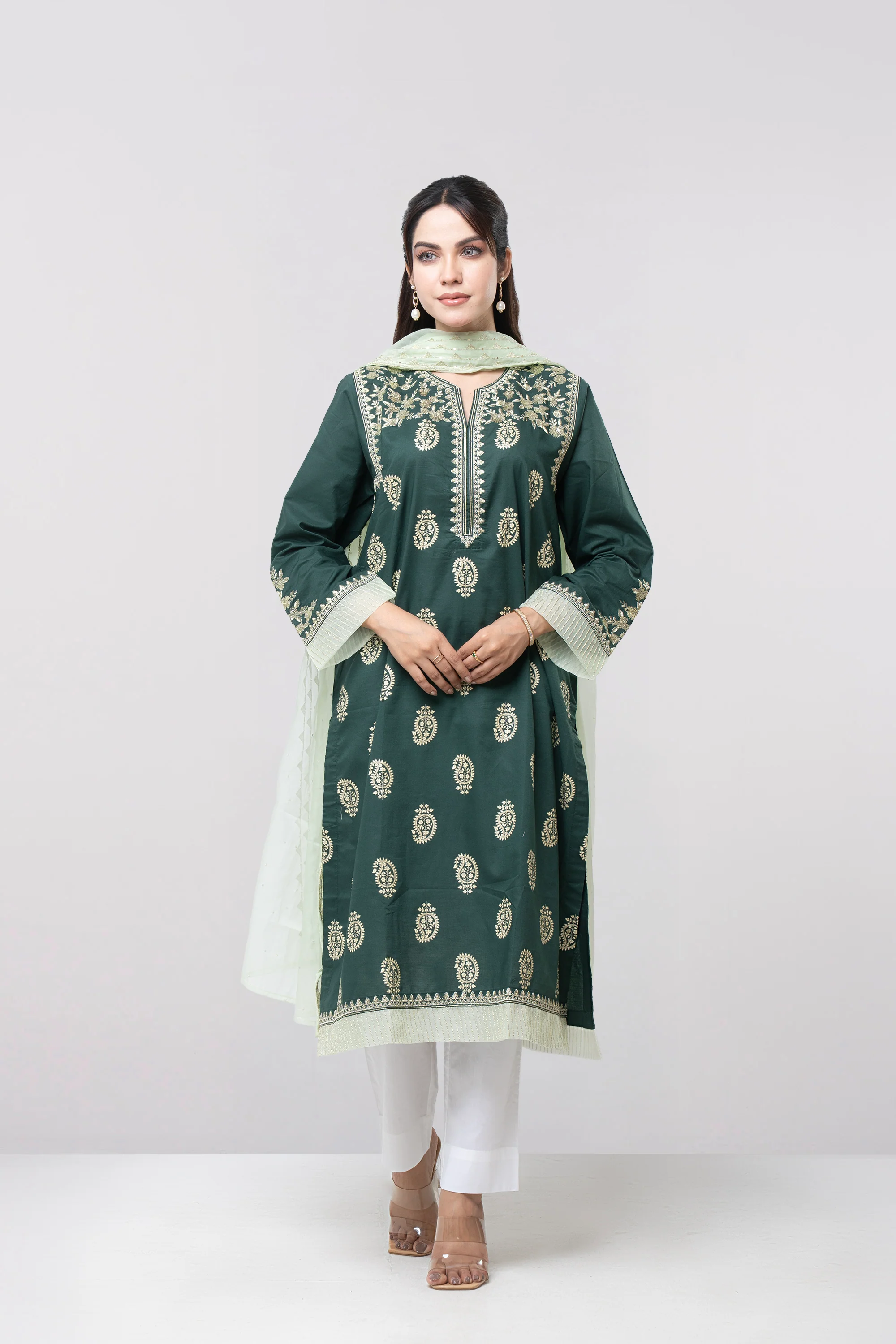 Smart Fit Embroidered Two-Piece Lawn with Organza Dupatta - Image 6