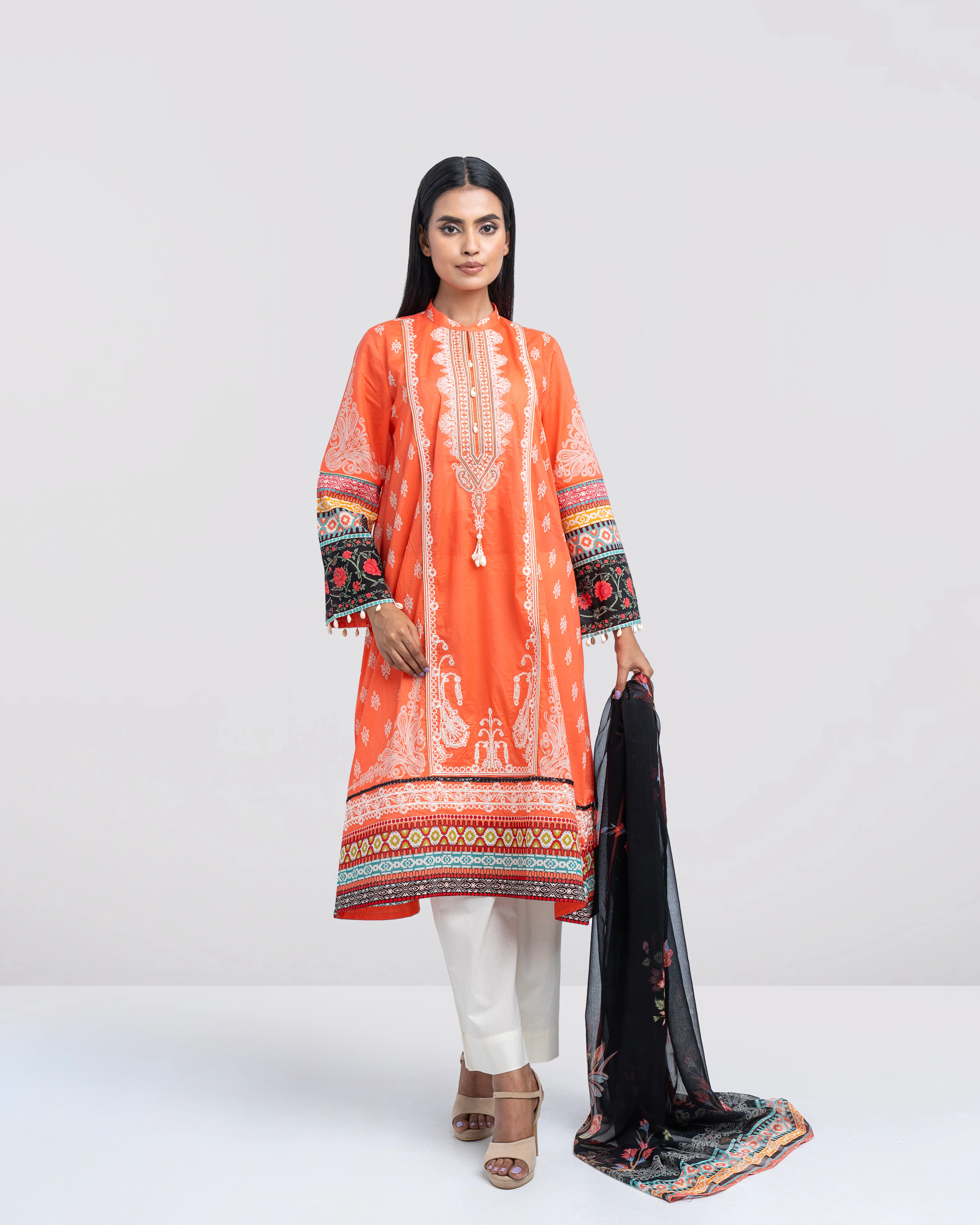 Smart Fit Printed Two-Piece Lawn with Chiffon Dupatta - Image 3