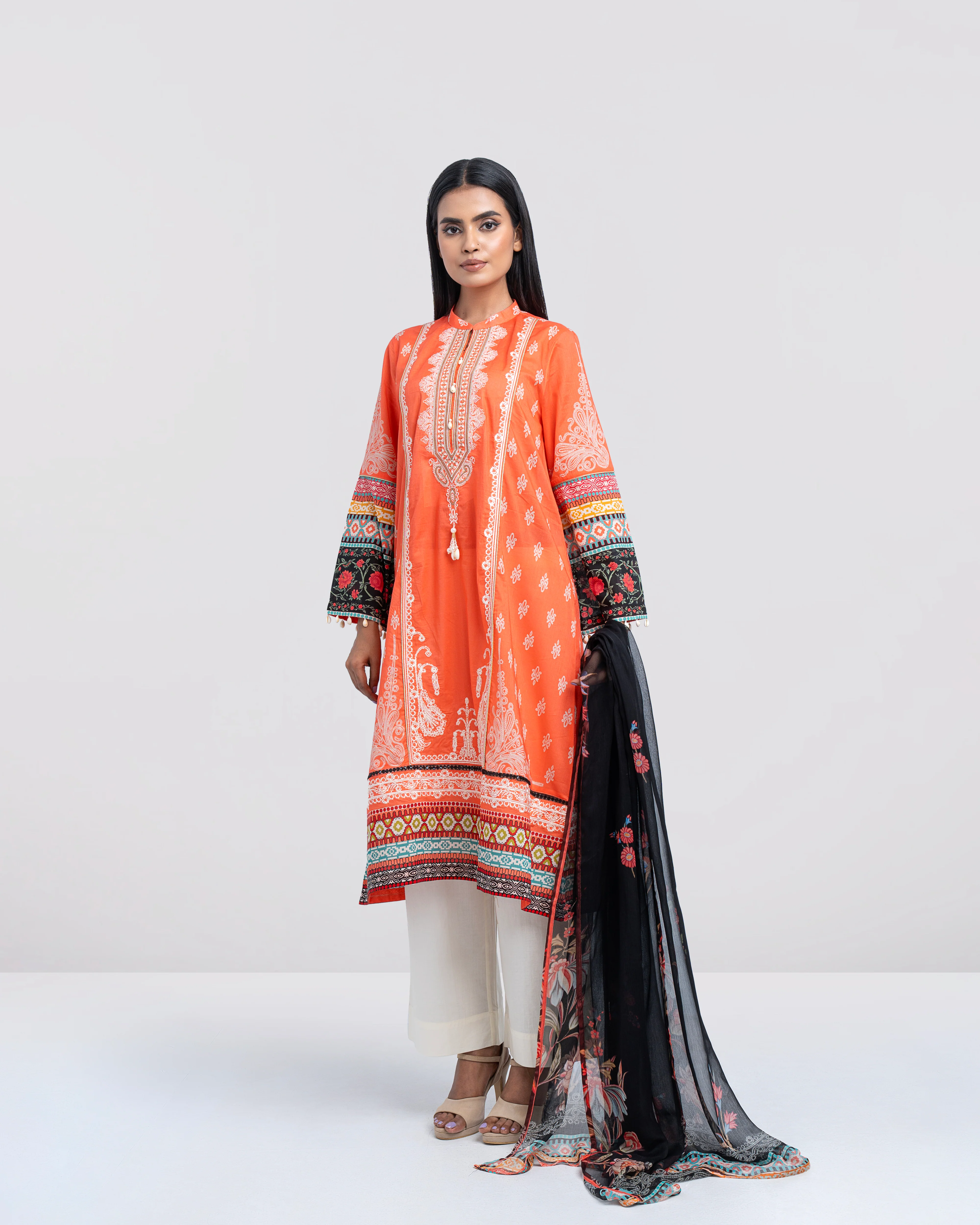 Smart Fit Printed Two-Piece Lawn with Chiffon Dupatta - Image 4