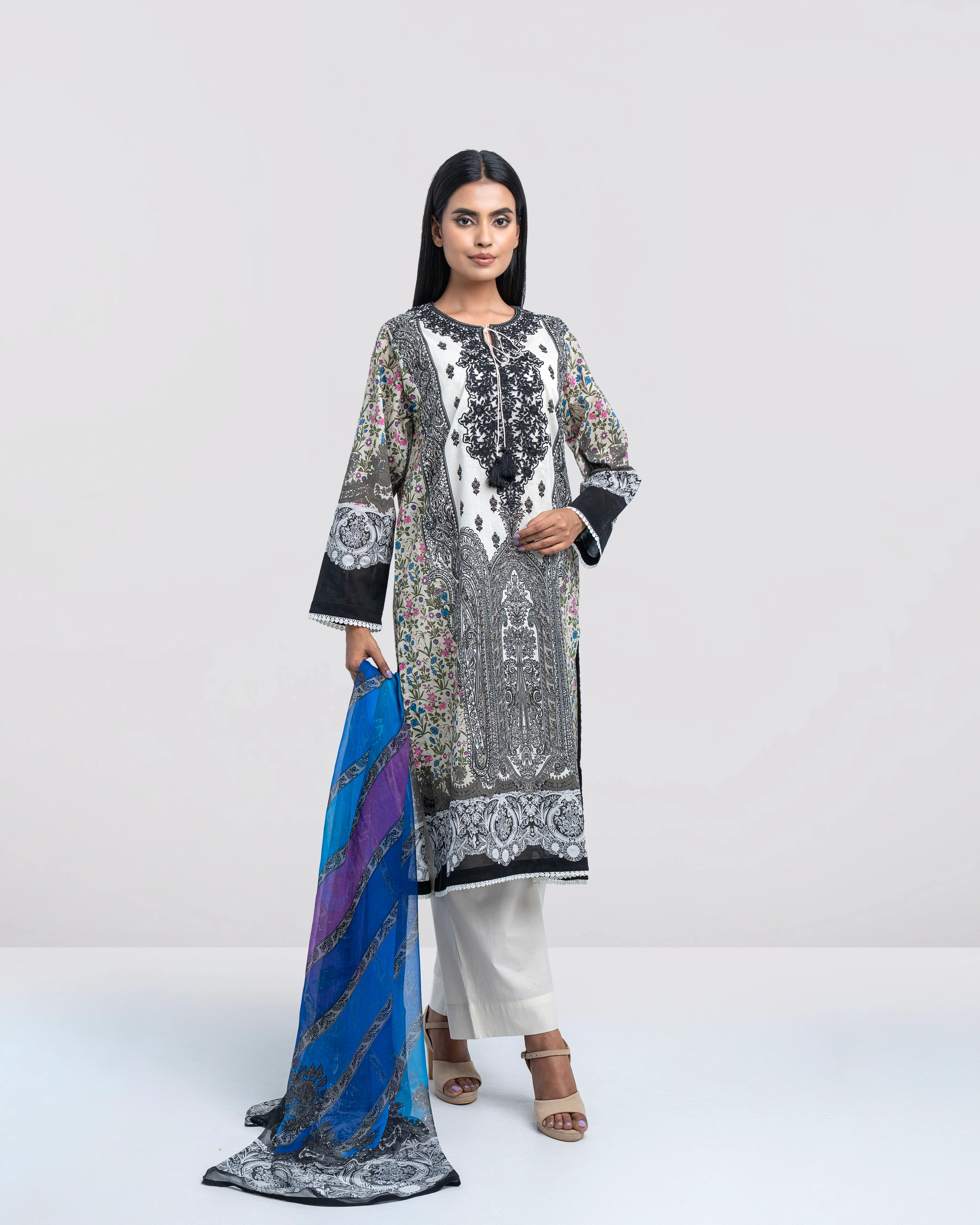 Relaxed Fit Printed Two-Piece Lawn with Chiffon Dupatta - Image 10