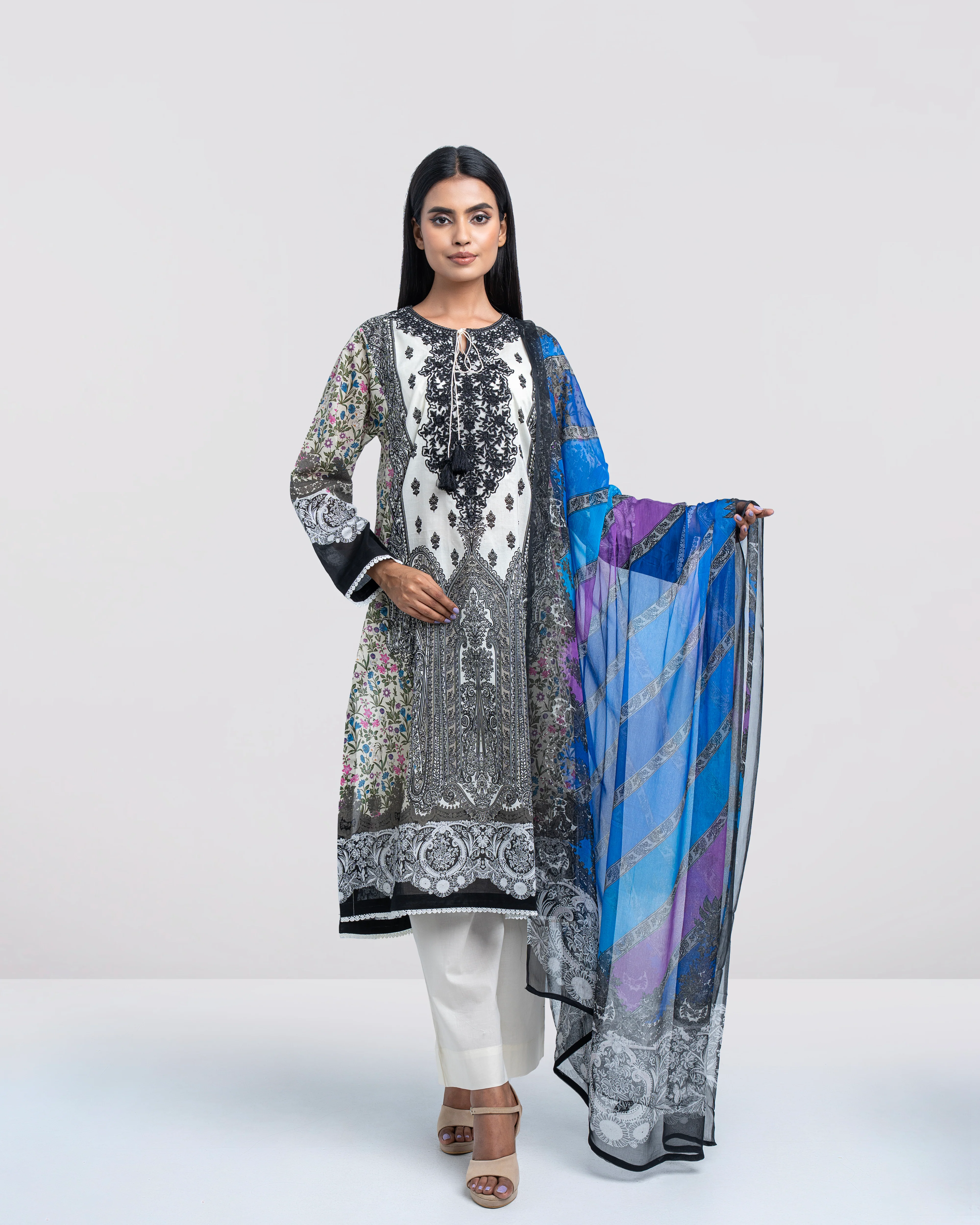 Relaxed Fit Printed Two-Piece Lawn with Chiffon Dupatta - Image 9