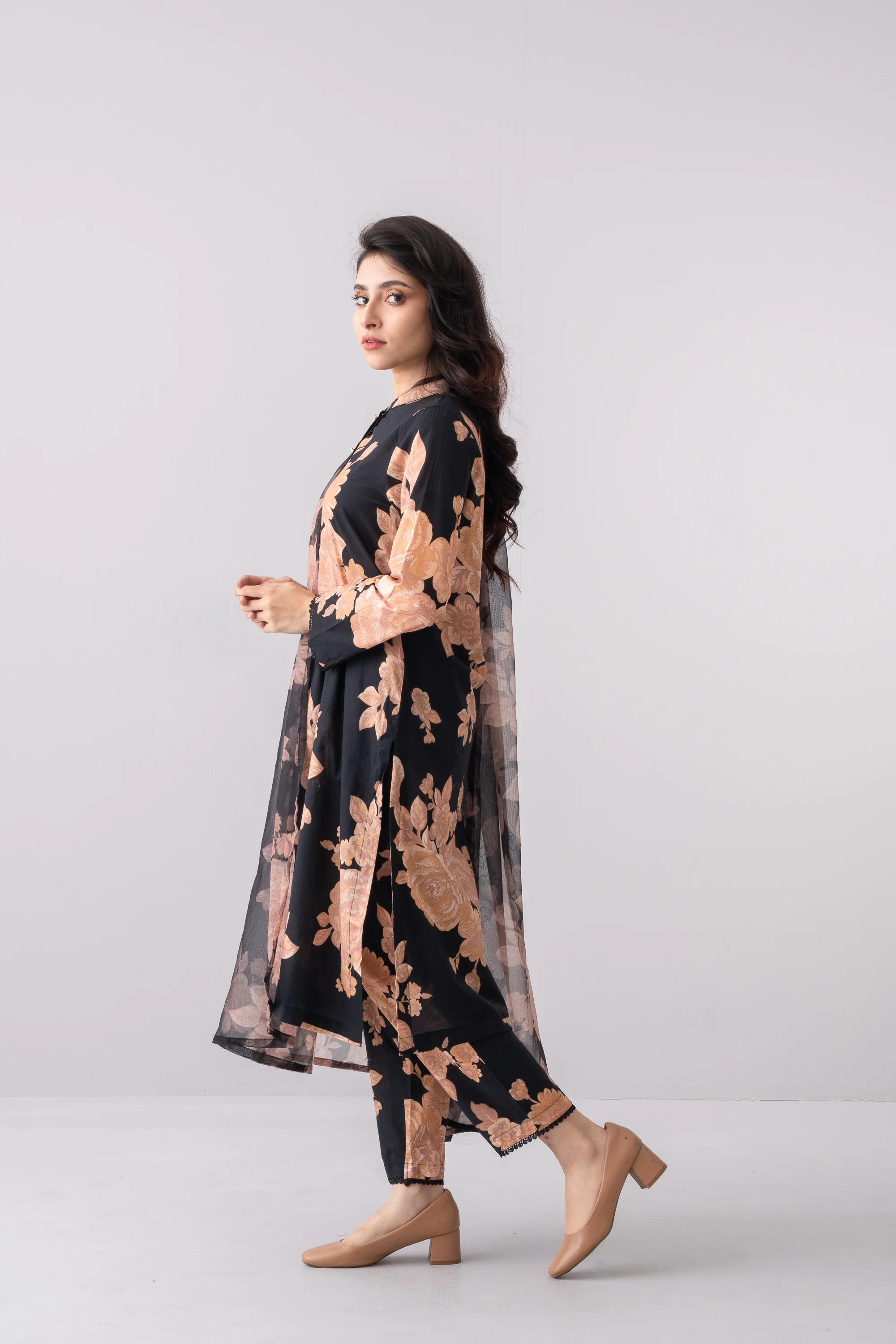 Digital Printed Three-Piece Lawn with Organza Dupatta - Image 3