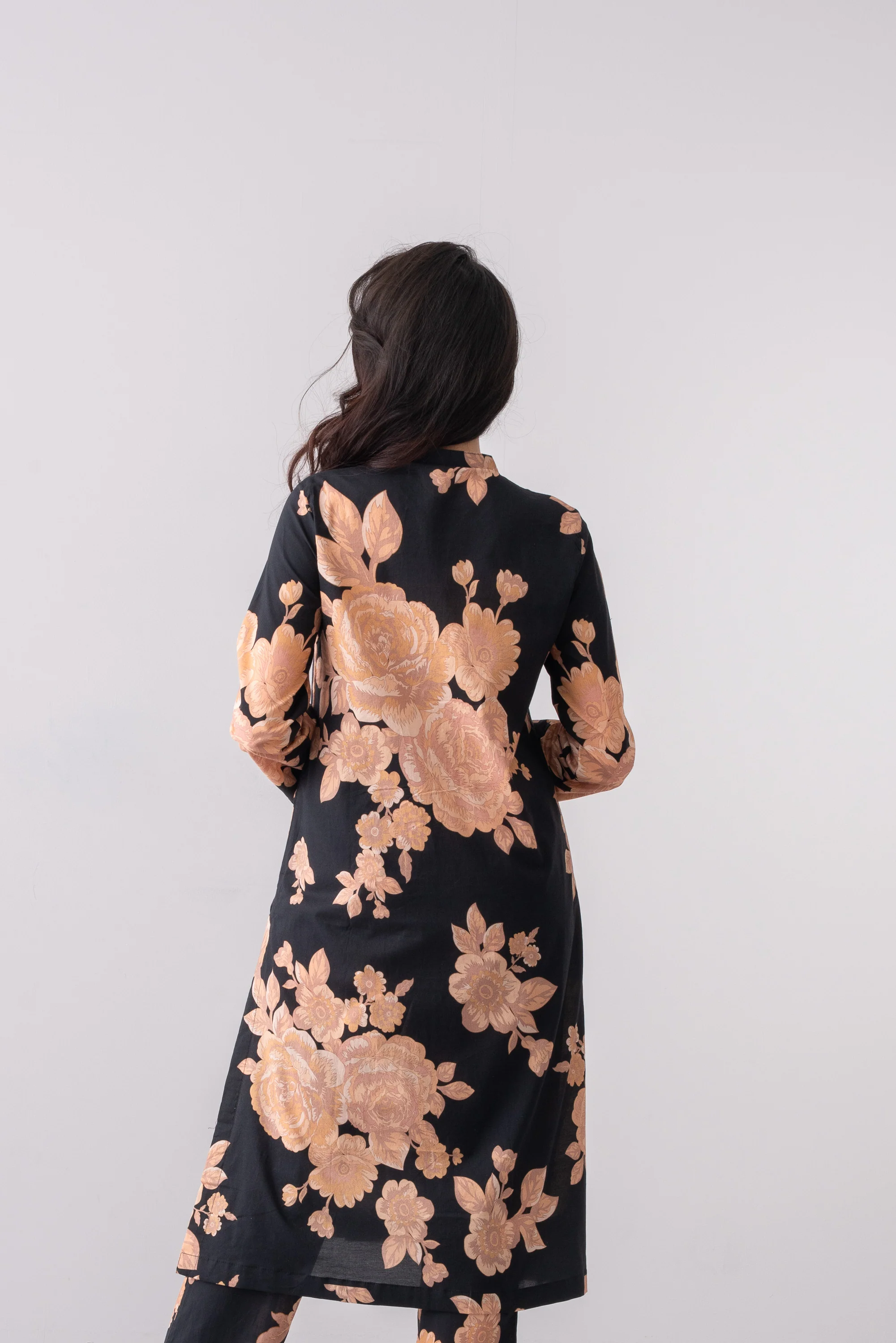 Digital Printed Three-Piece Lawn with Organza Dupatta - Image 4