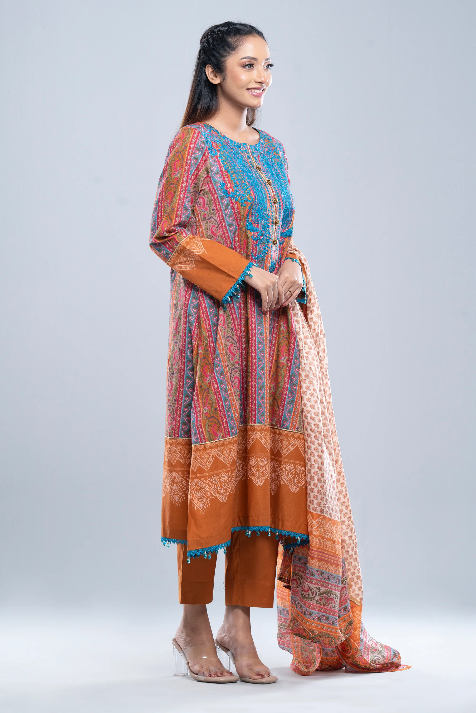 Smart Fit Embroidered Three-Piece Lawn - Image 8