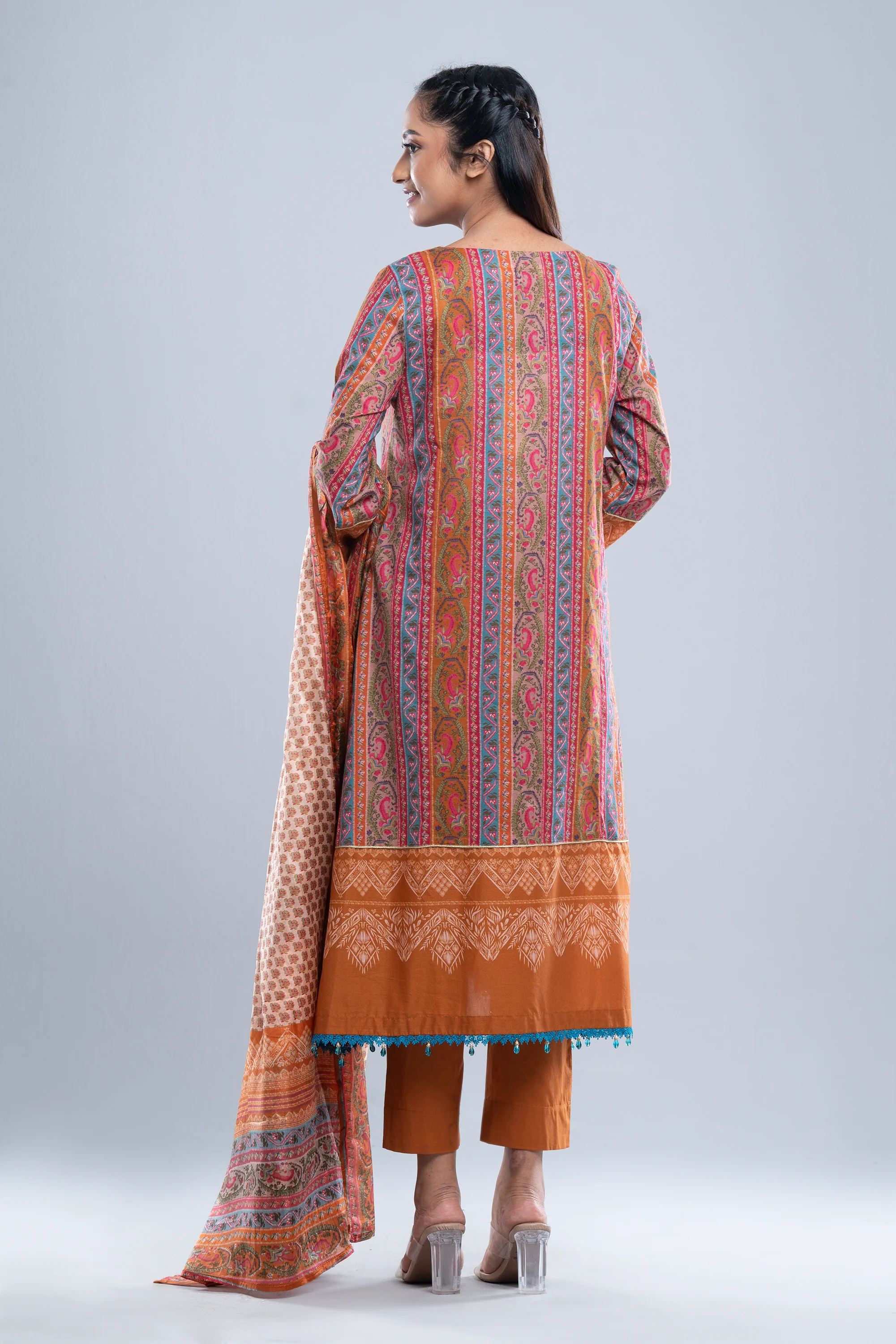 Smart Fit Embroidered Three-Piece Lawn - Image 9