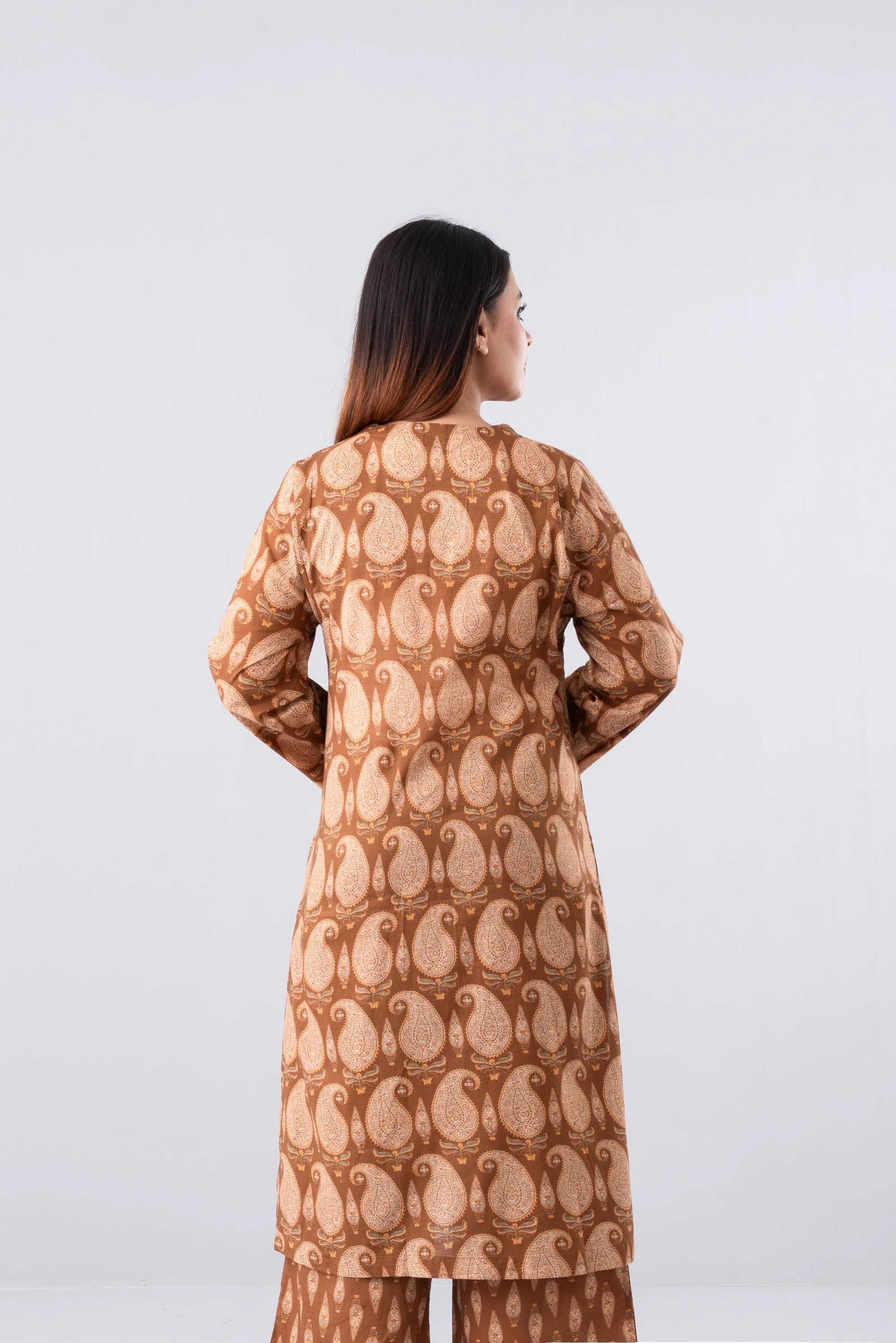 Relaxed Fit Printed Three-Piece Lawn with Chiffon Dupatta - Image 10