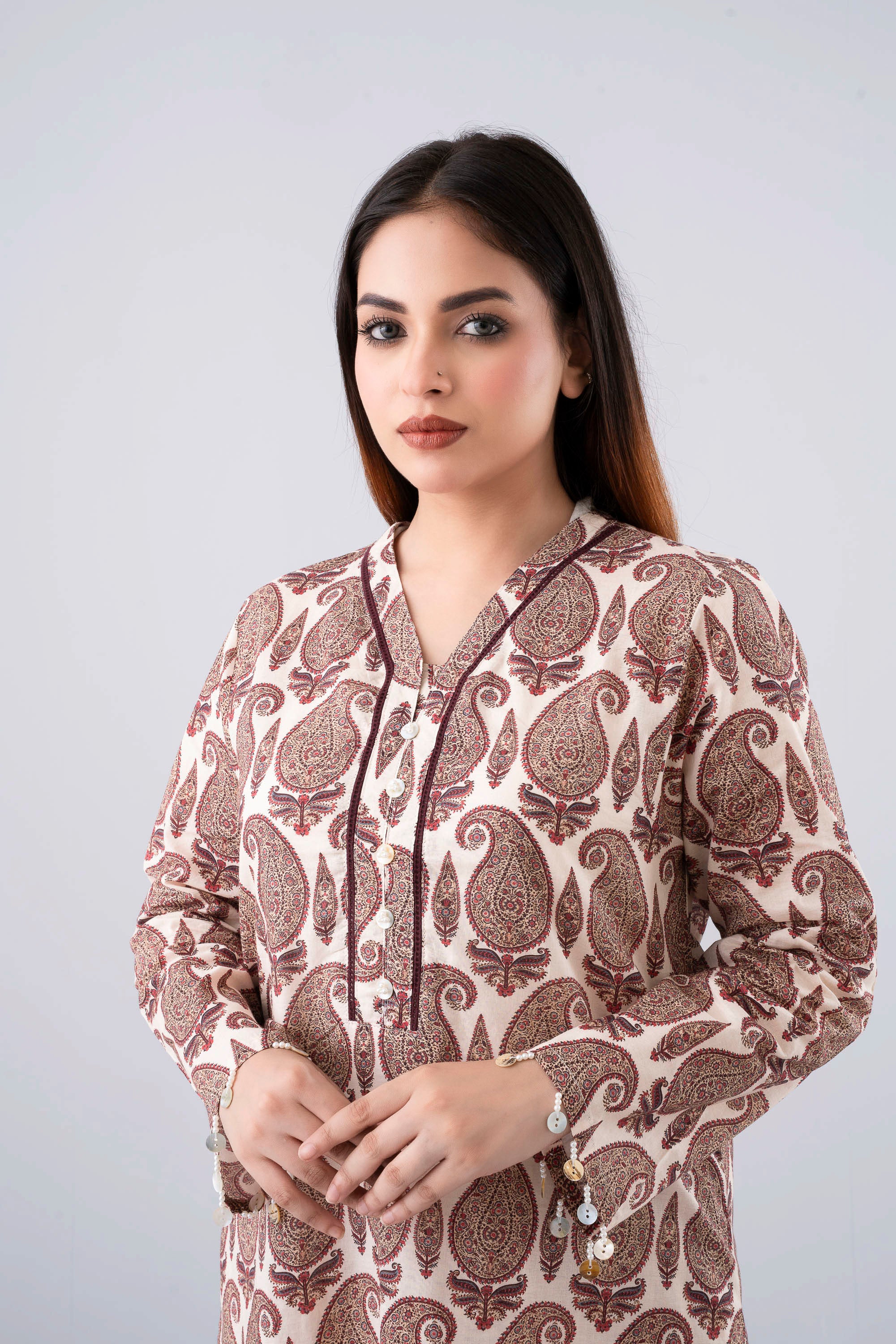 Relaxed Fit Printed Three-Piece Lawn with Chiffon Dupatta - Image 5