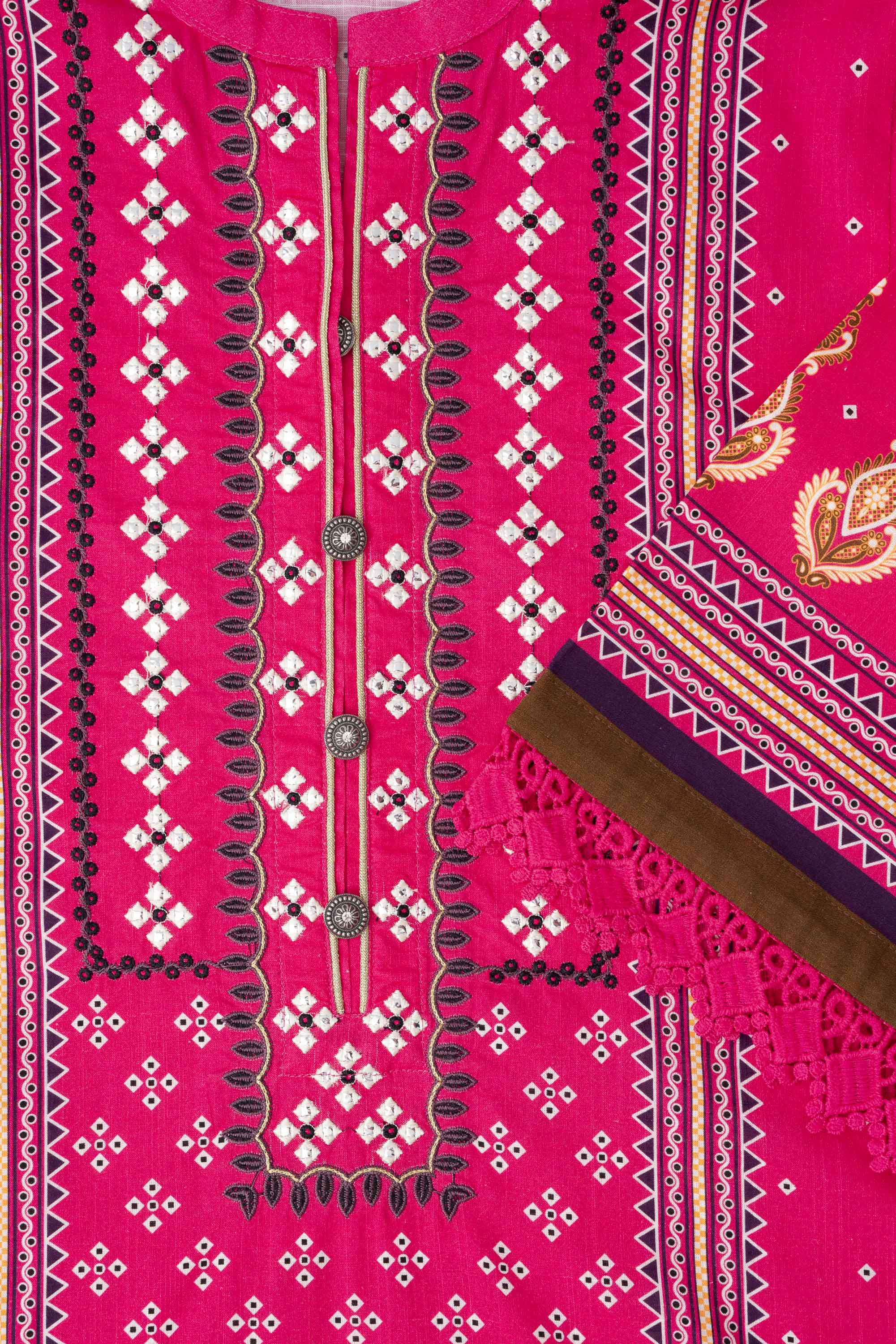 Relaxed Fit Khaddar Three-Piece Lawn with Chiffon Dupatta - Image 12