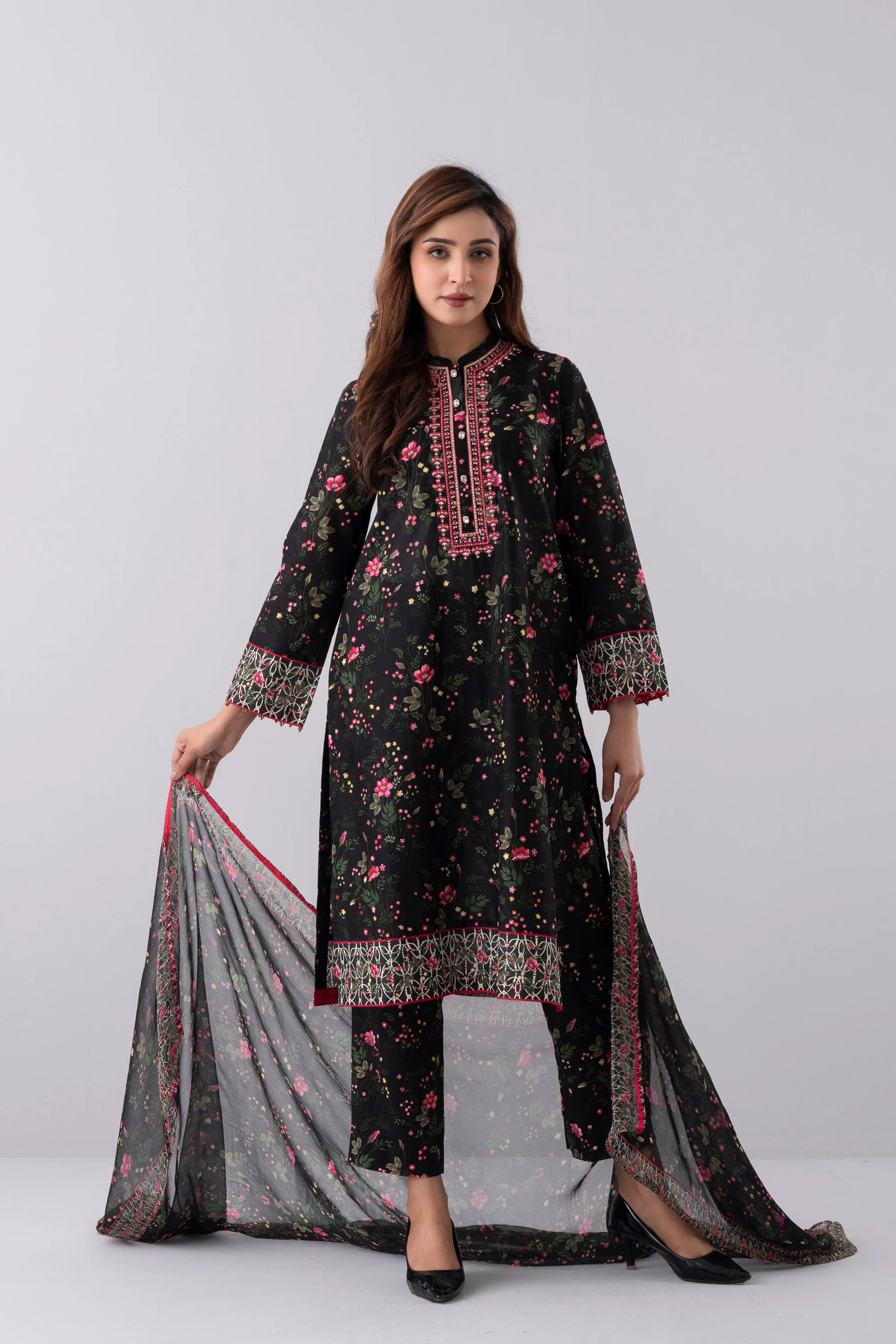 Smart Fit Printed Three-Piece Lawn with Chiffon Dupatta - Image 7
