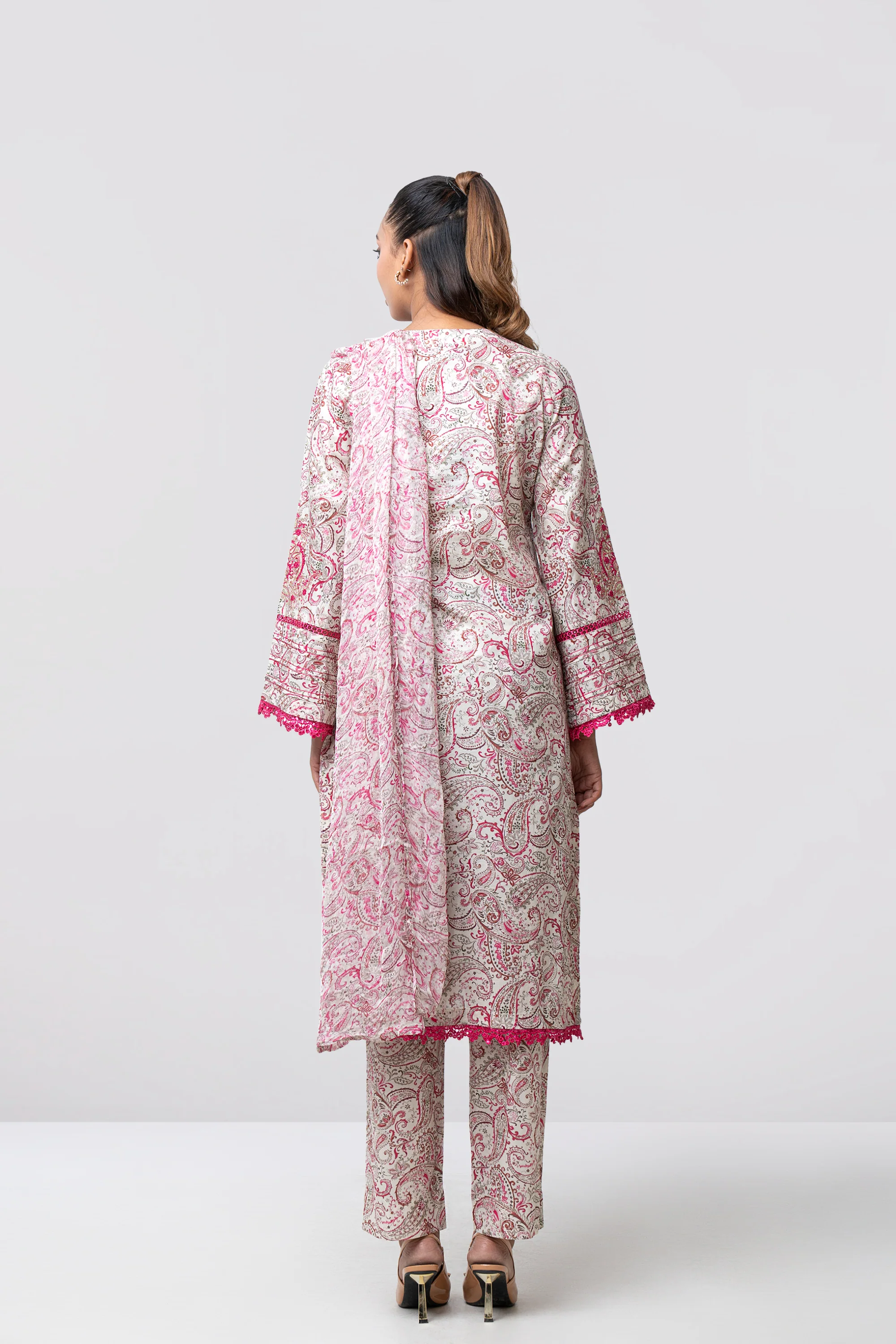 Smart Fit Printed Three-Piece Lawn with Chiffon Dupatta - Image 5