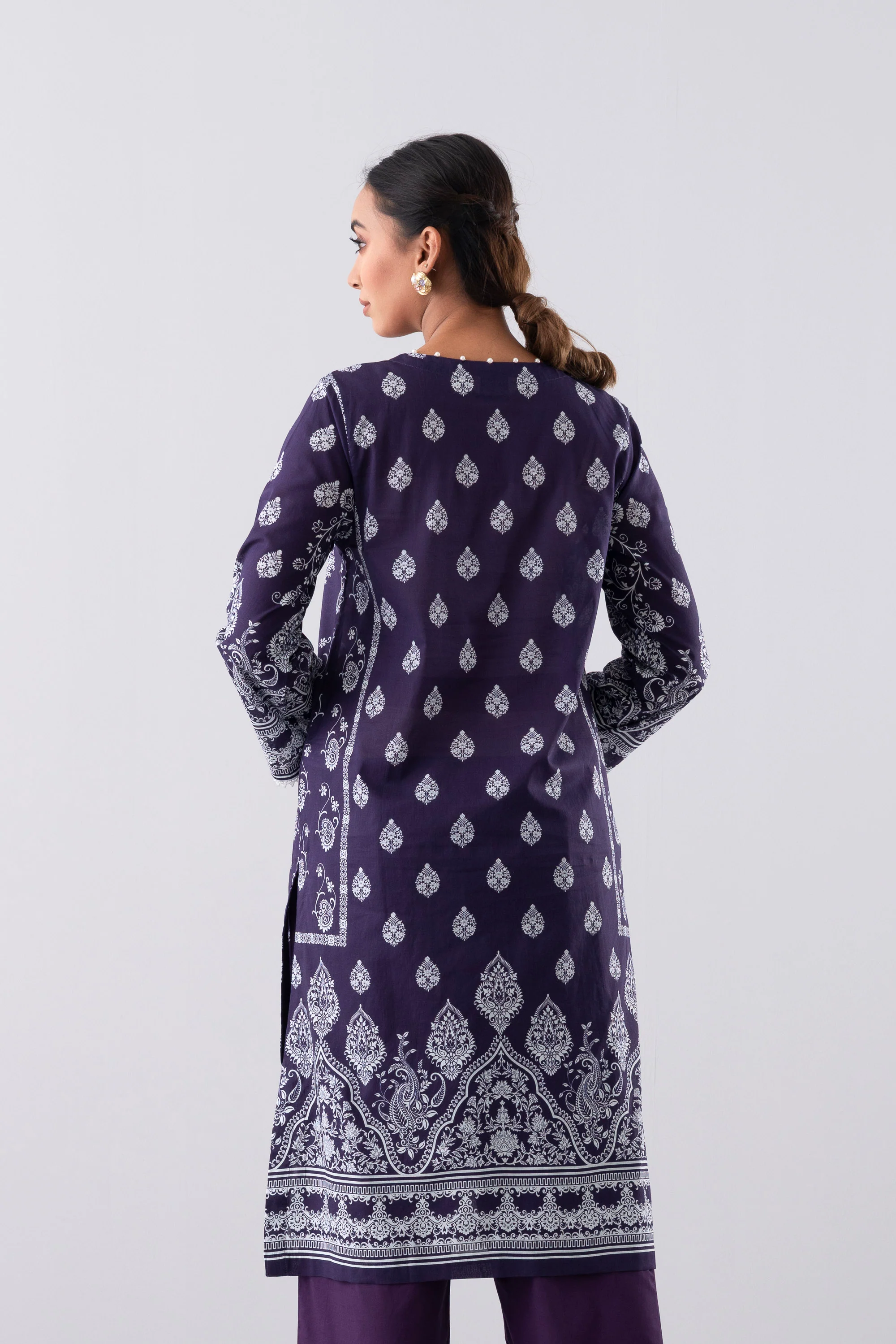 Smart Fit Printed Three-Piece Lawn with Cotton Dupatta - Image 5