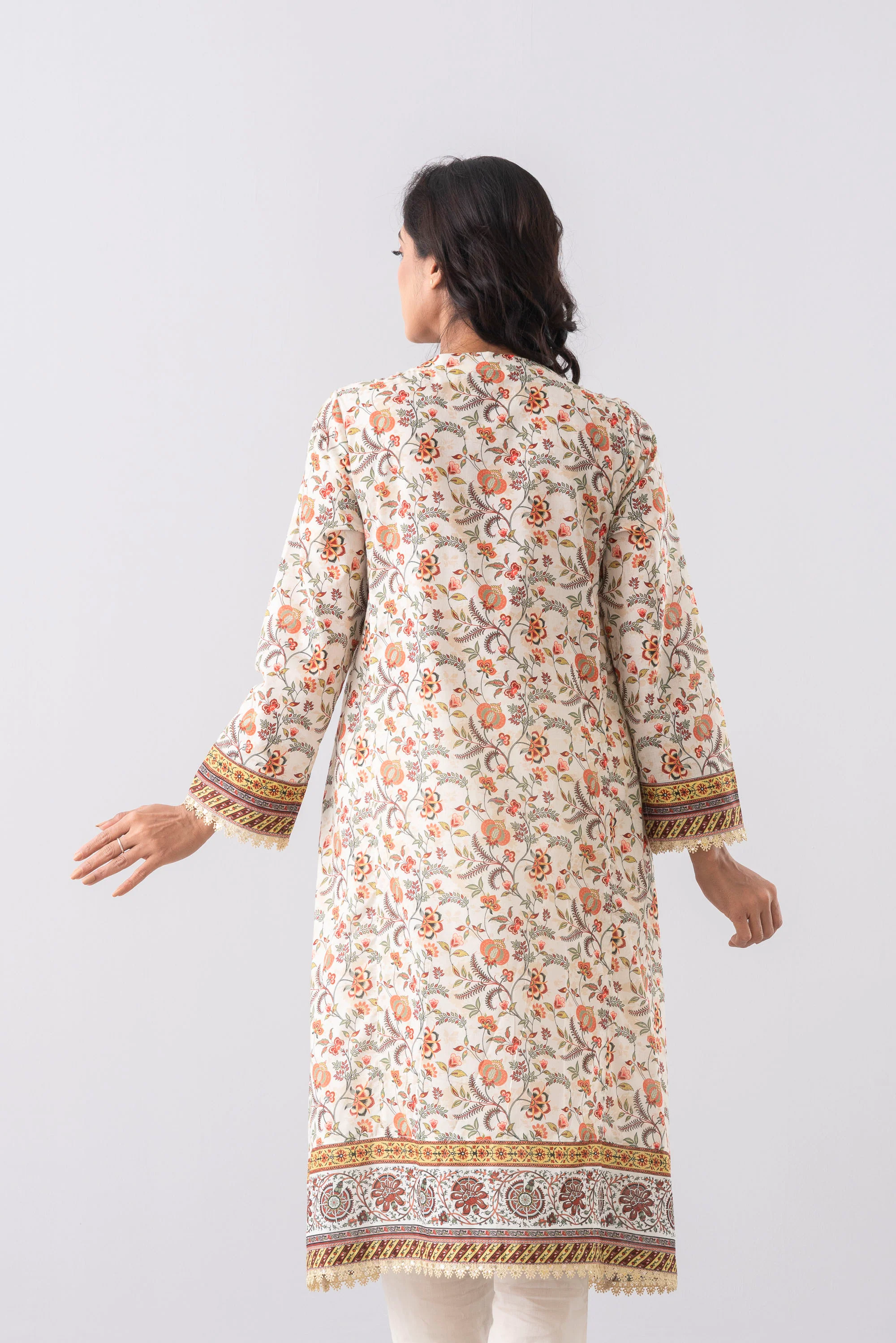 Smart Fit Printed Three-Piece Lawn with Chiffon Dupatta - Image 12