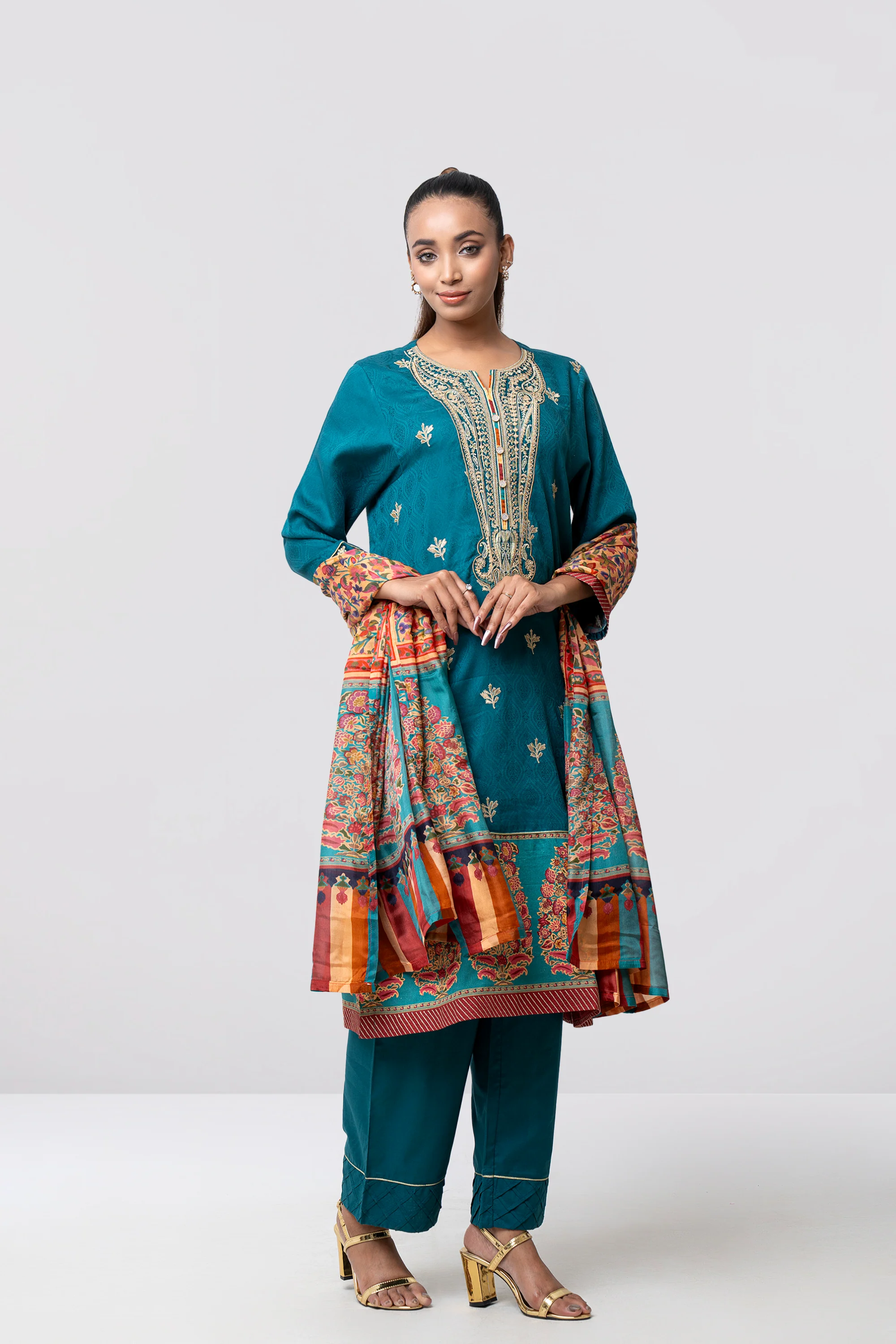 Relaxed Fit Embroidered Jacquard Three-Piece Lawn with Silk Dupatta - Image 2