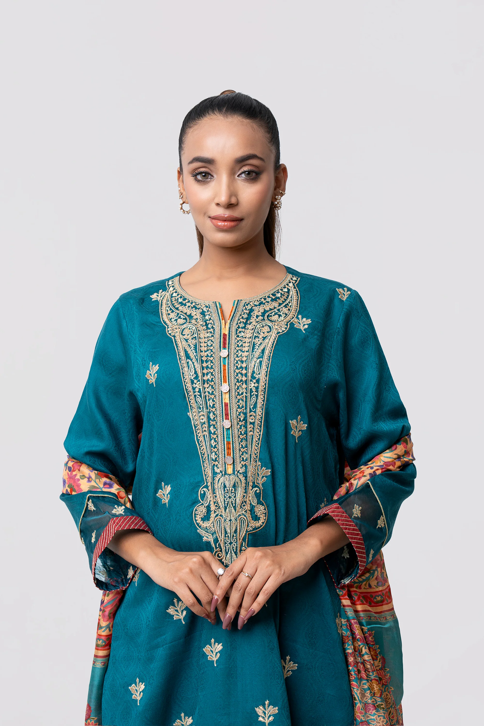 Relaxed Fit Embroidered Jacquard Three-Piece Lawn with Silk Dupatta - Image 6