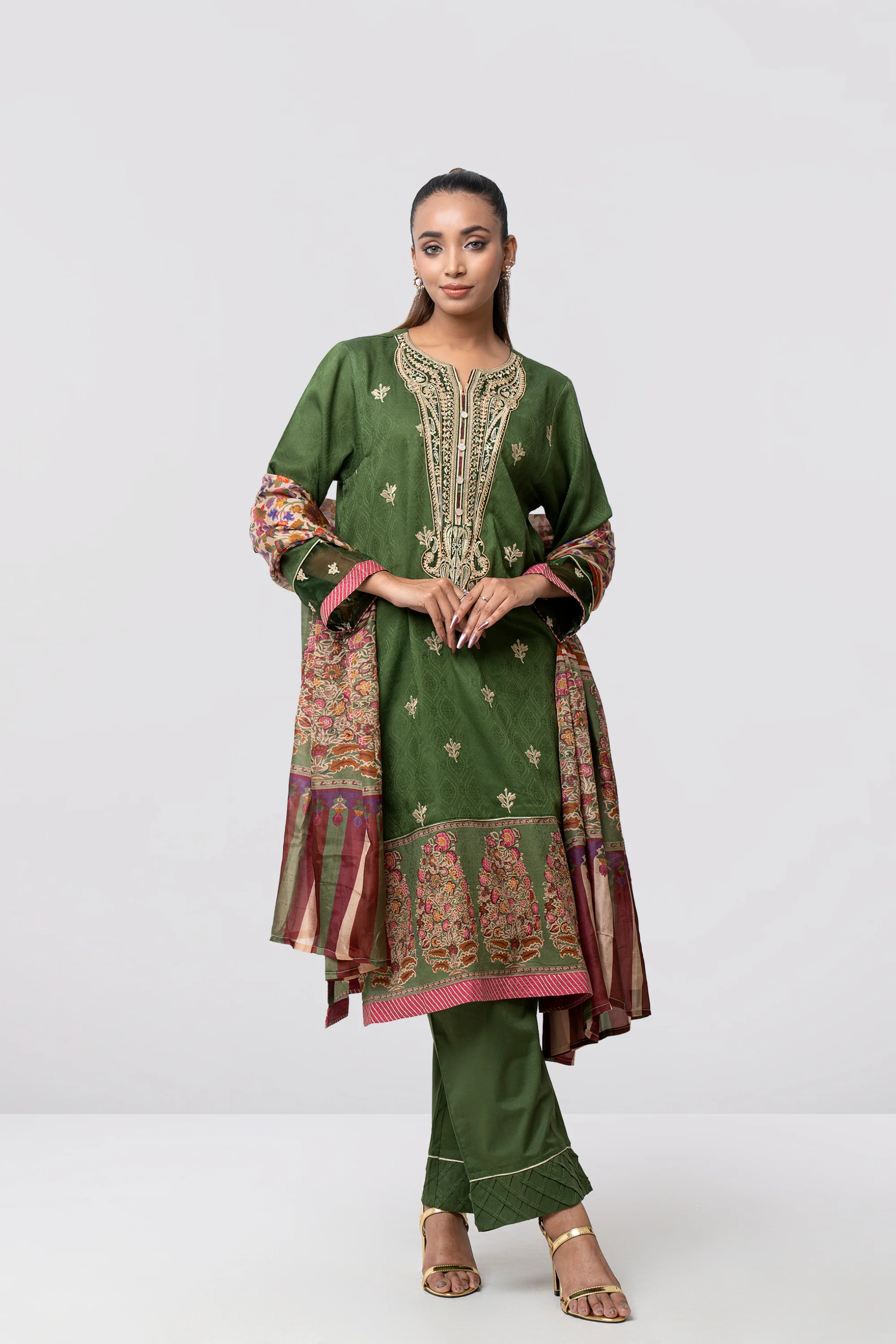 Relaxed Fit Embroidered Jacquard Three-Piece Lawn with Silk Dupatta - Image 9