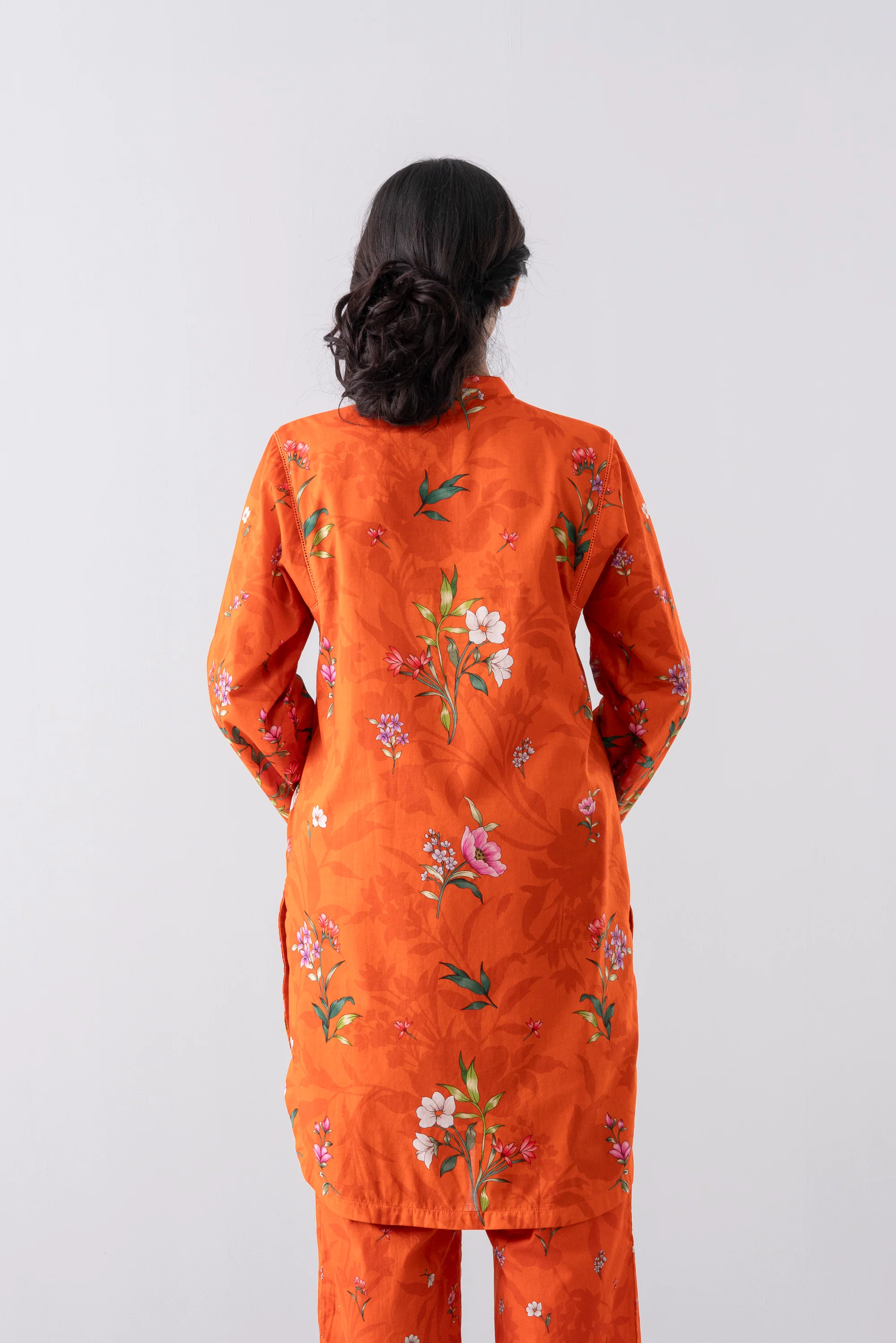 Relaxed Fit Printed Three-Piece Lawn with Chiffon Dupatta - Image 12