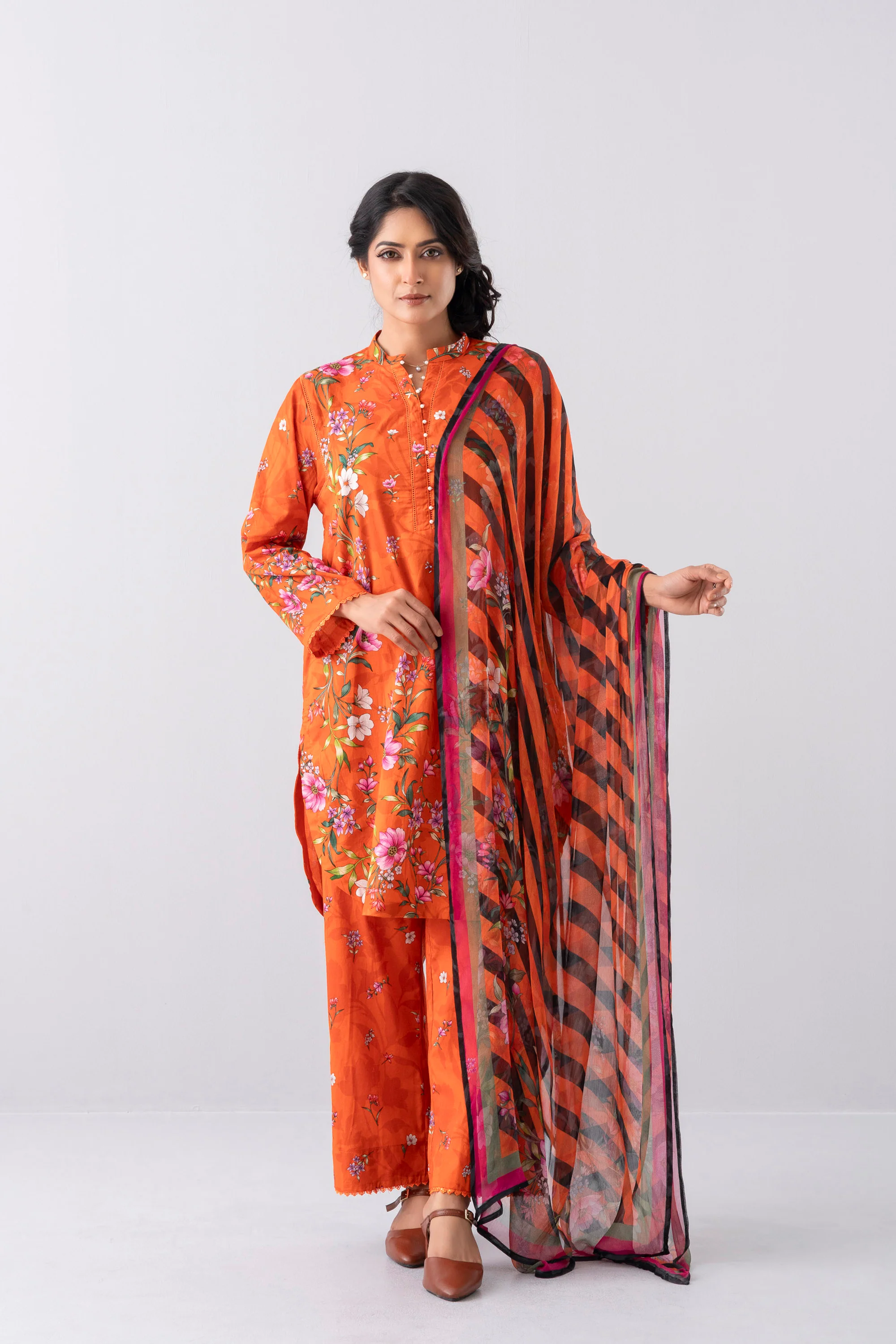 Relaxed Fit Printed Three-Piece Lawn with Chiffon Dupatta - Image 9