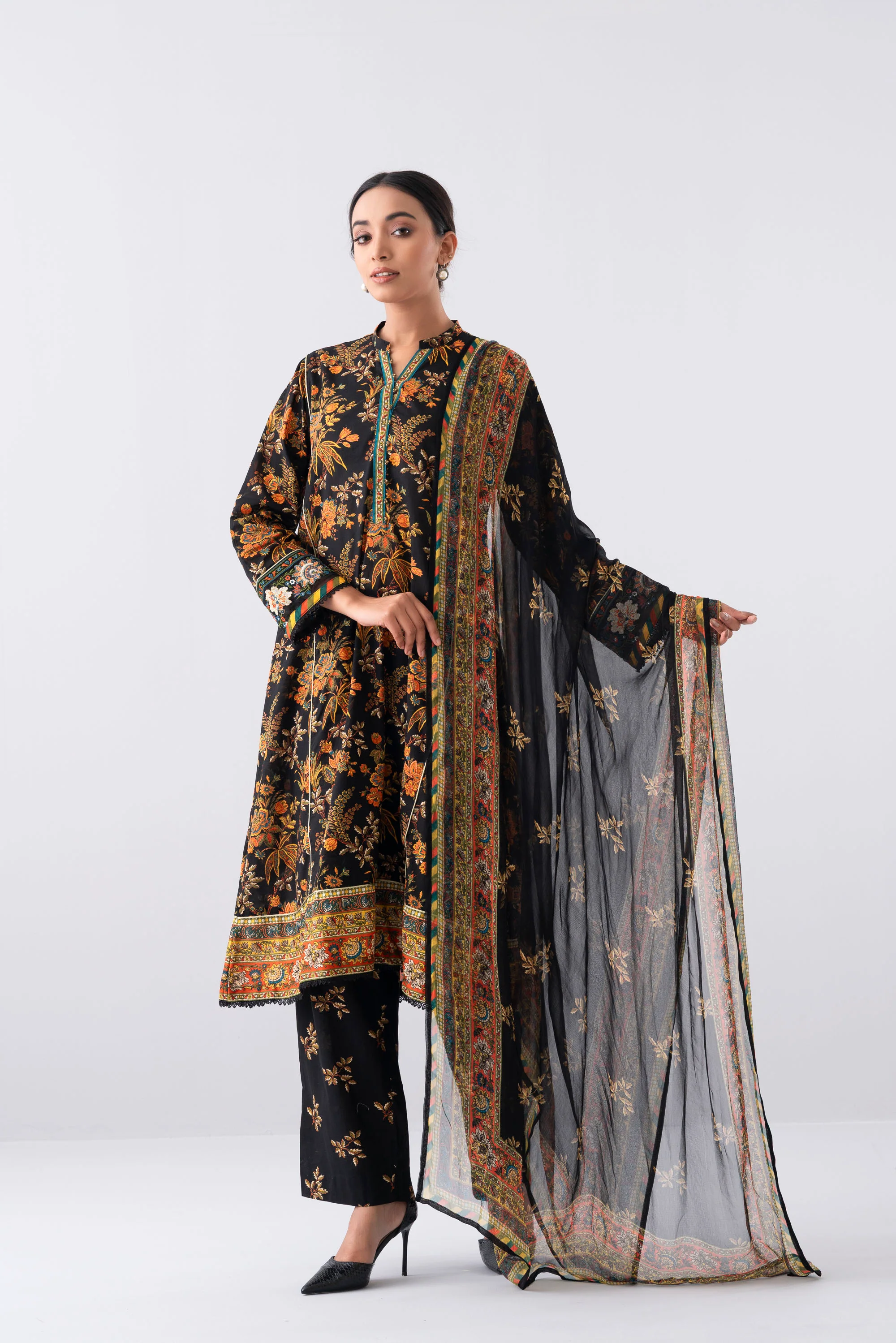 Relaxed Fit Printed Three-Piece Lawn with Chiffon Dupatta - Image 8
