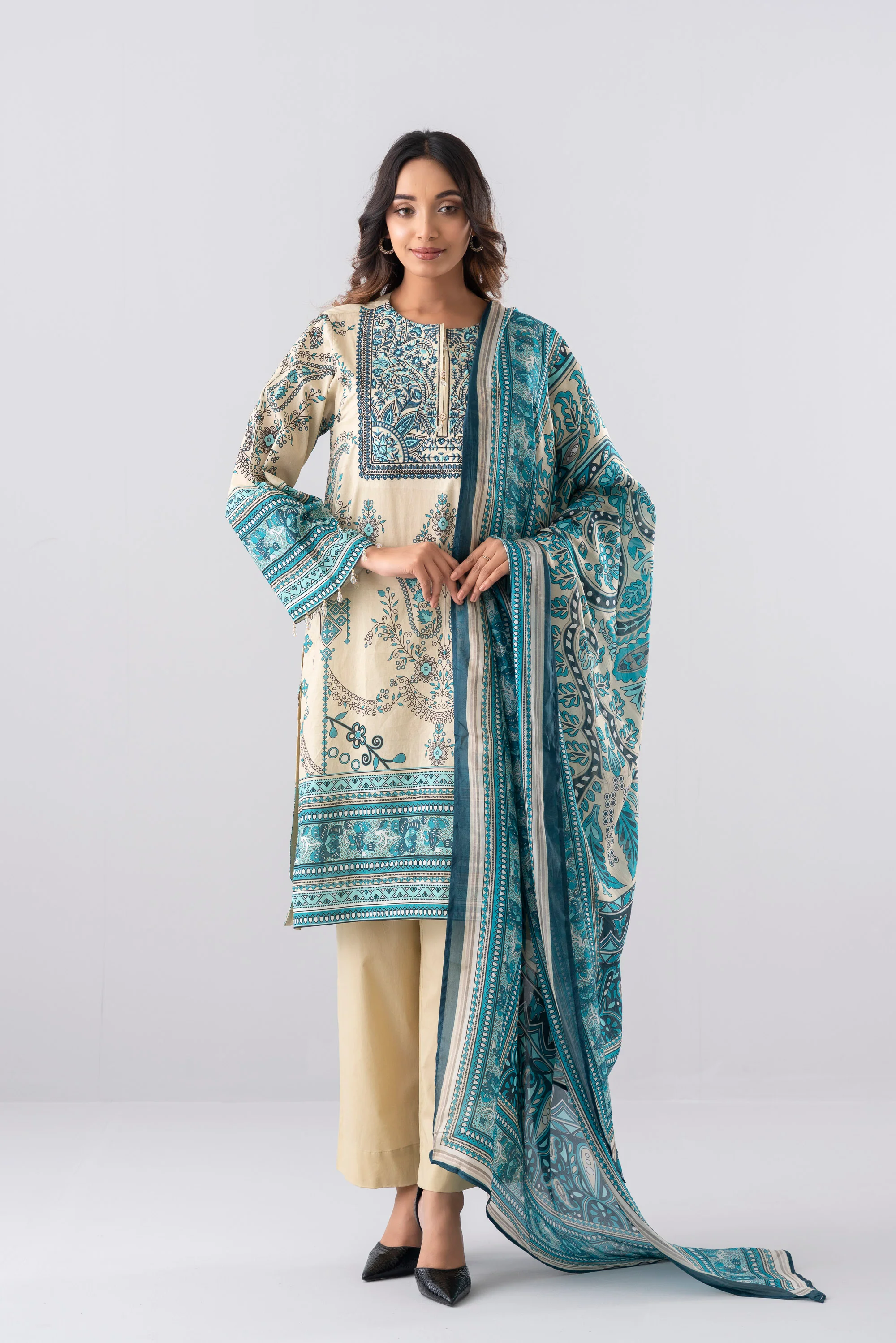 Relaxed Fit Printed Three-Piece Formal Lawn - Image 2