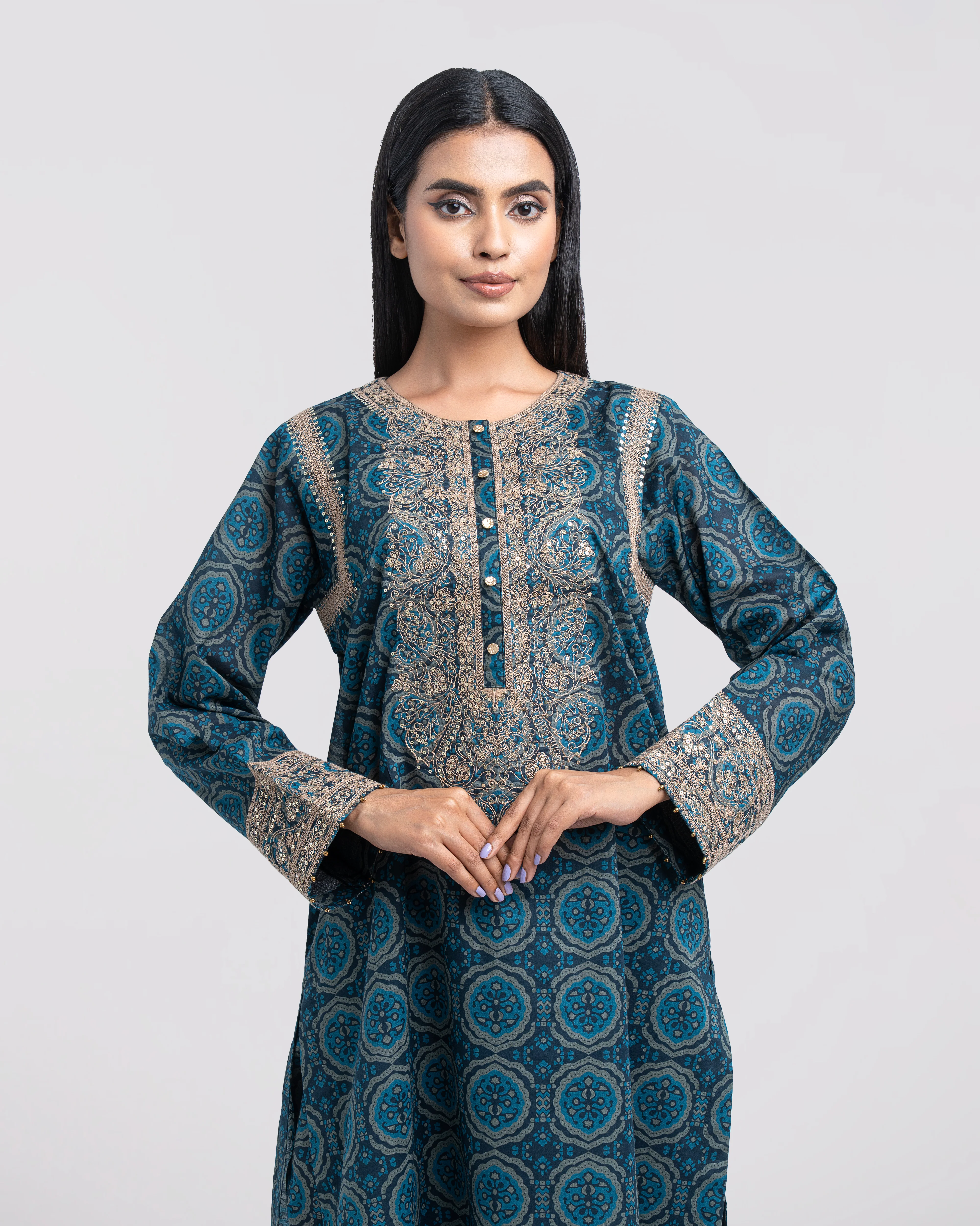 Relaxed Fit Embroidered Three-Piece Lawn with Silk Dupatta - Image 7